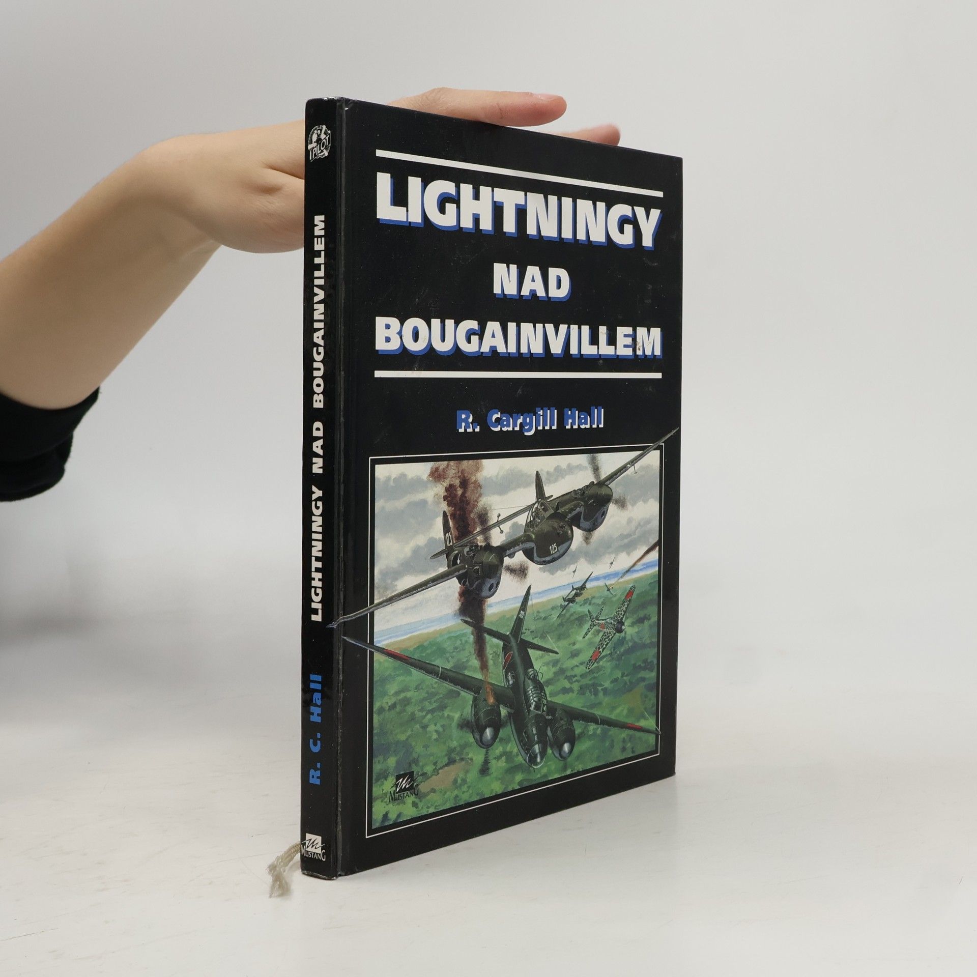 Lightningy nad Bougainvillem