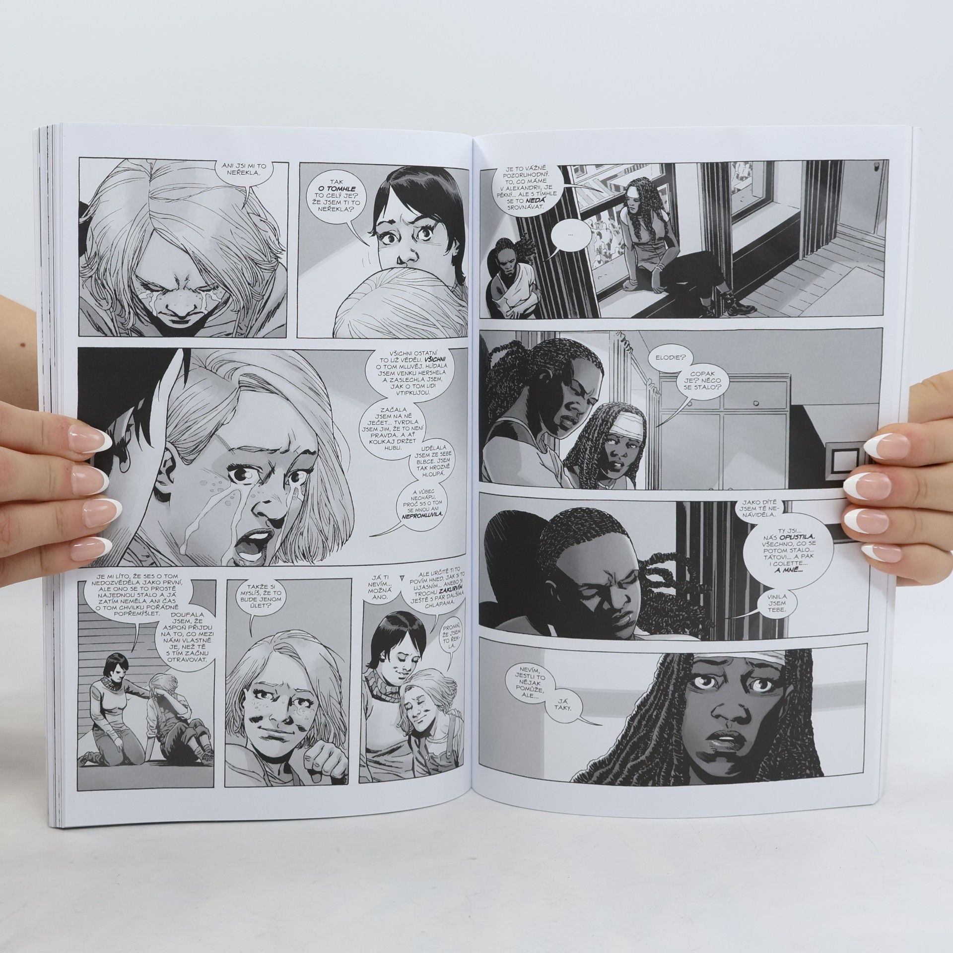 Robert Kirkman Živí mrtví 30: Nový světový řád