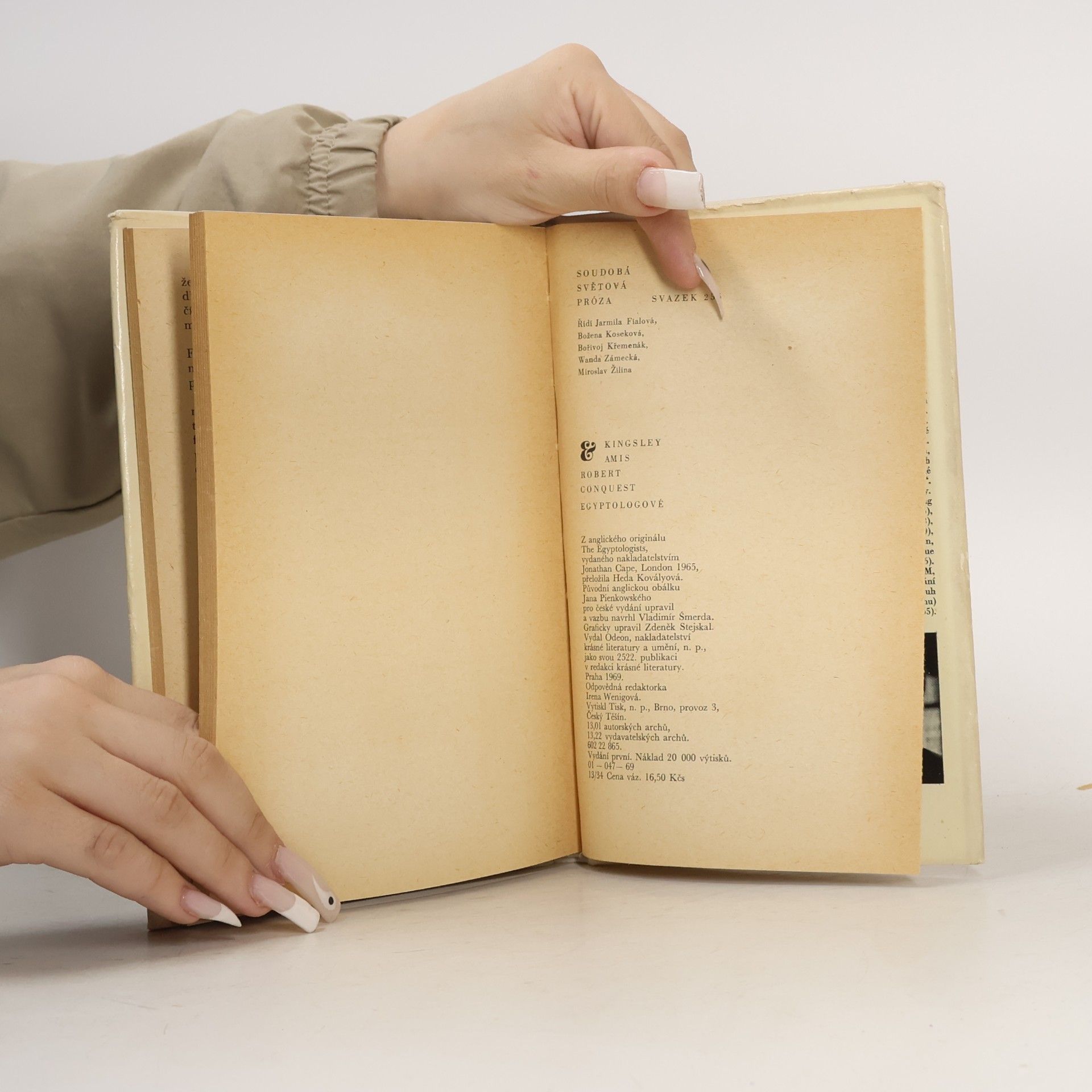 Kingsley Amis Egyptologové