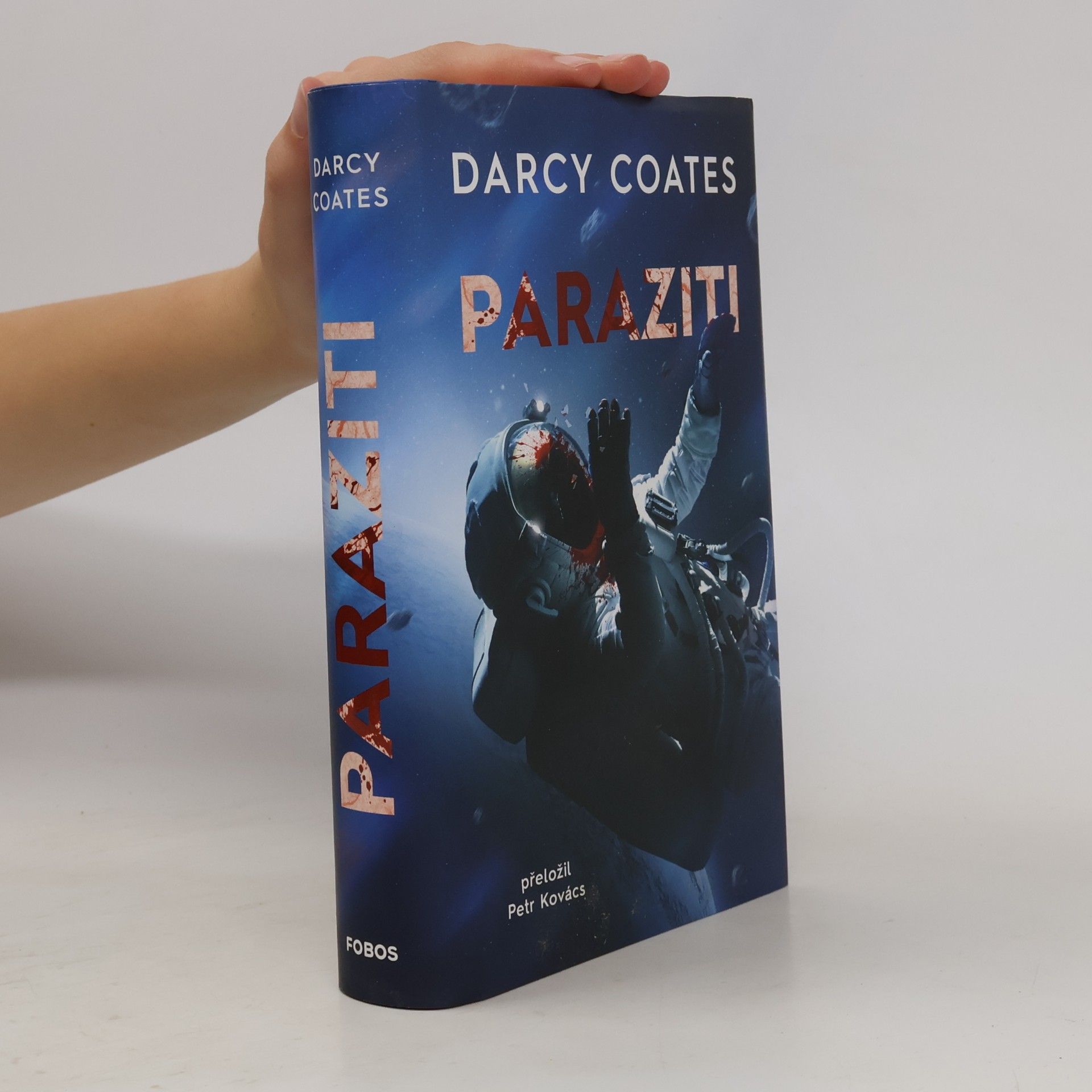Darcy Coates Paraziti