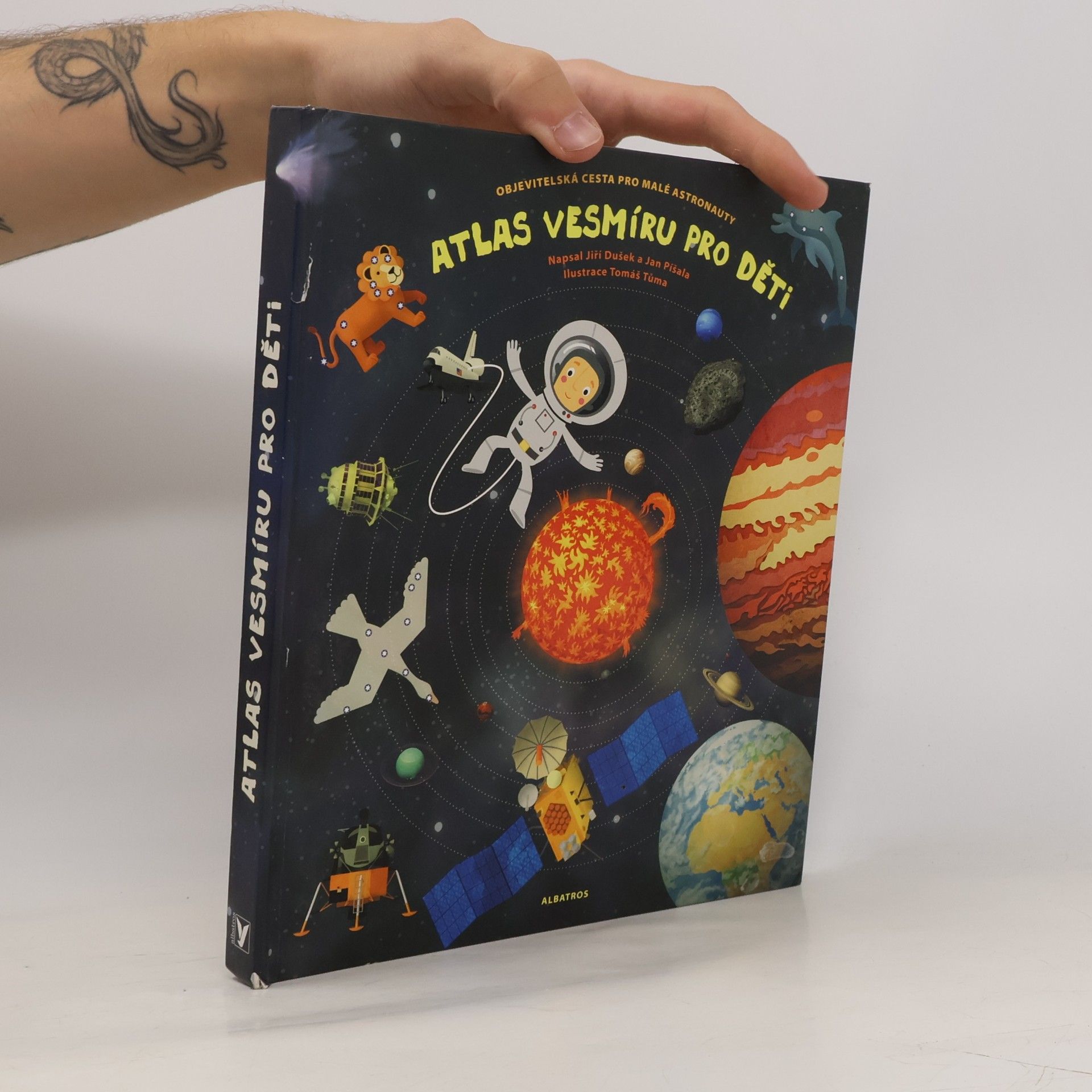 Atlas vesmíru pro děti. Objevitelská cesta pro malé astronauty
