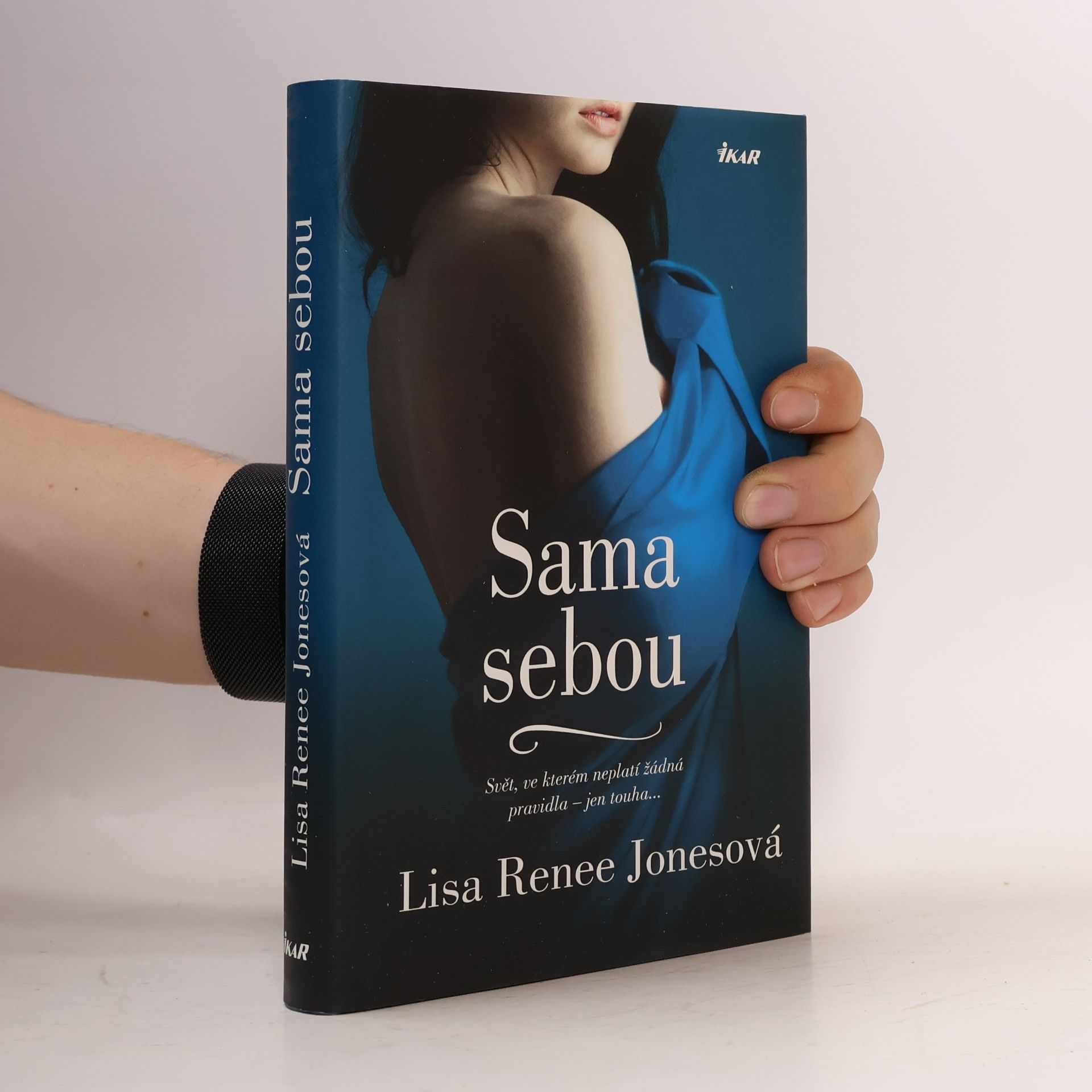 Lisa Renee Jones Sama sebou