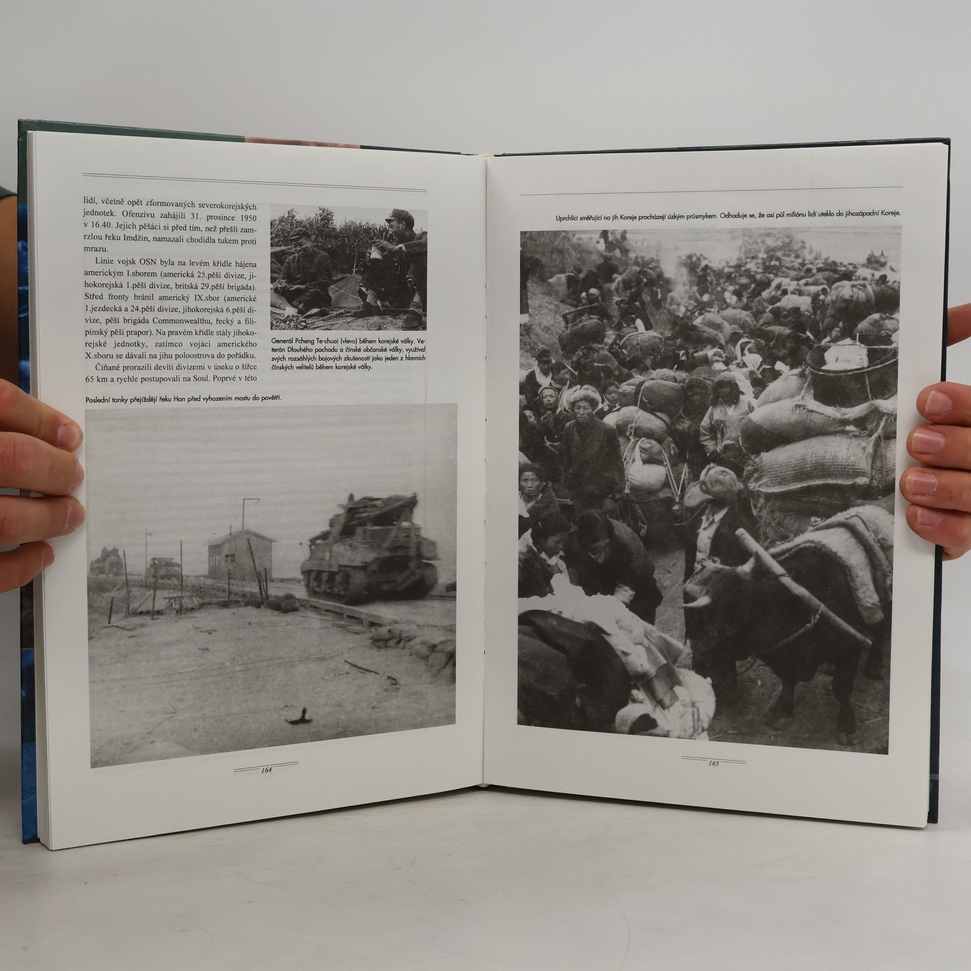 Robert J. Dvorchak Korejská válka 1950-1953: Dějiny konfliktu očima korespondentů Associated Press
