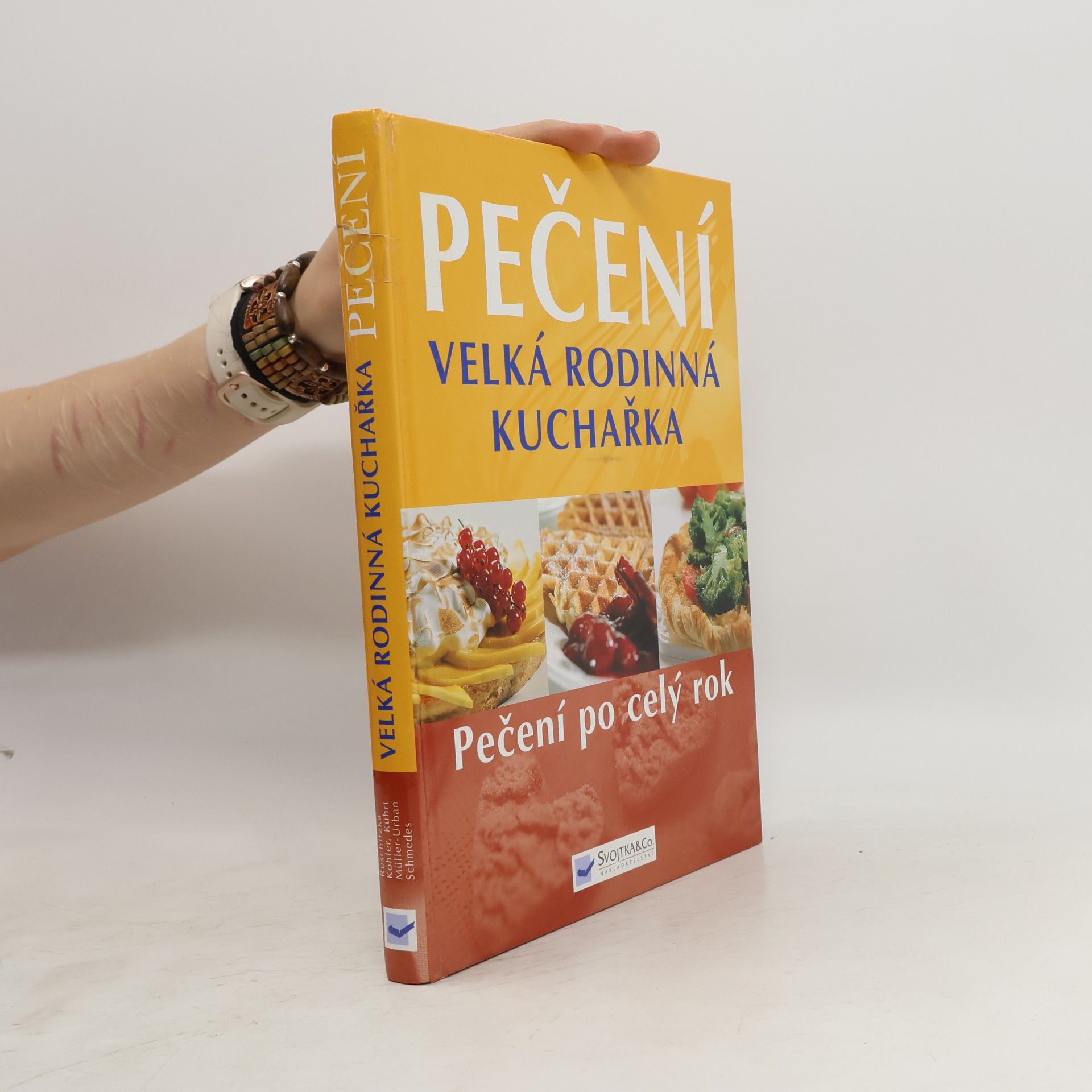 Various authors Pečení - Velká rodinná kuchařka