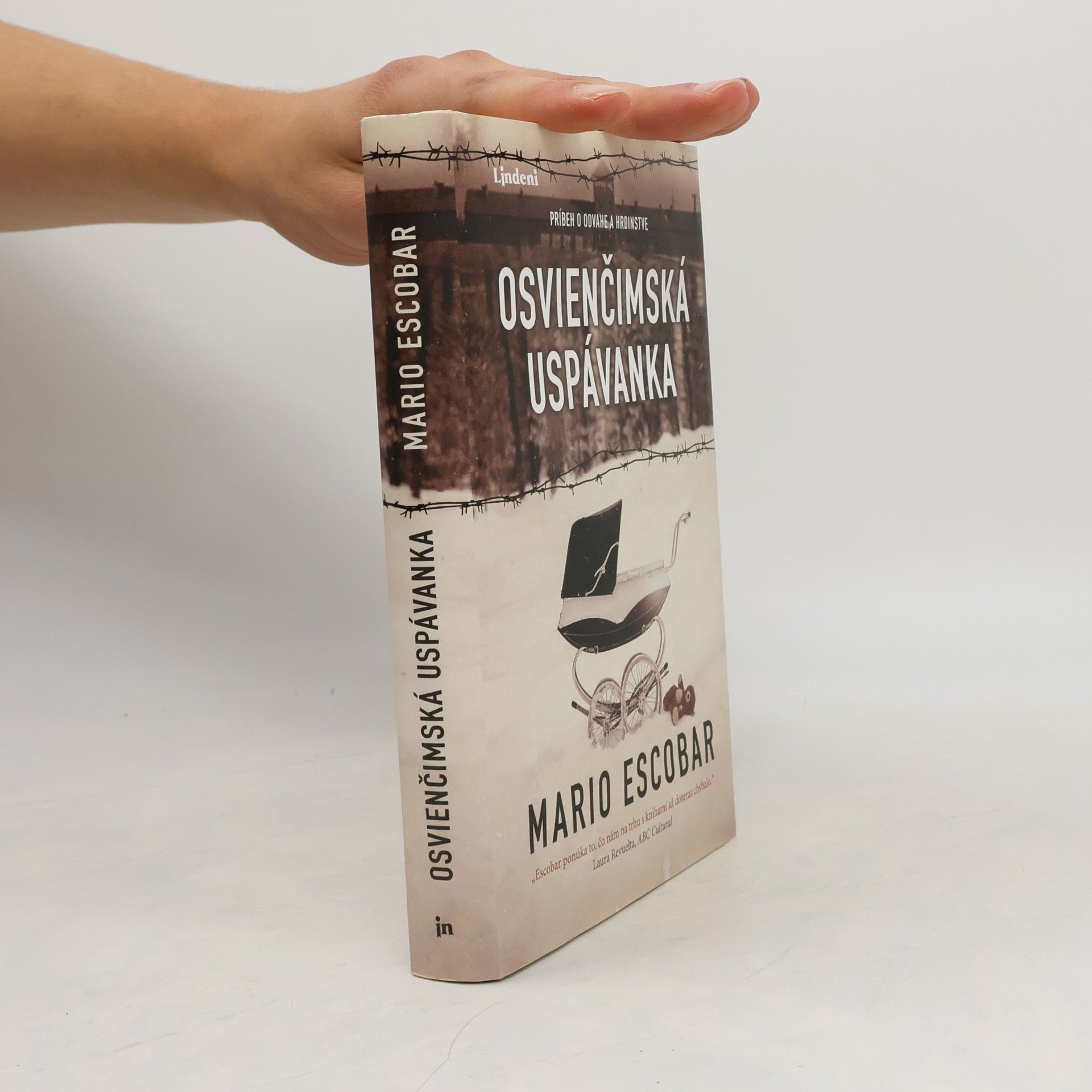 Mario Escobar Golderos Osvienčimská uspávanka
