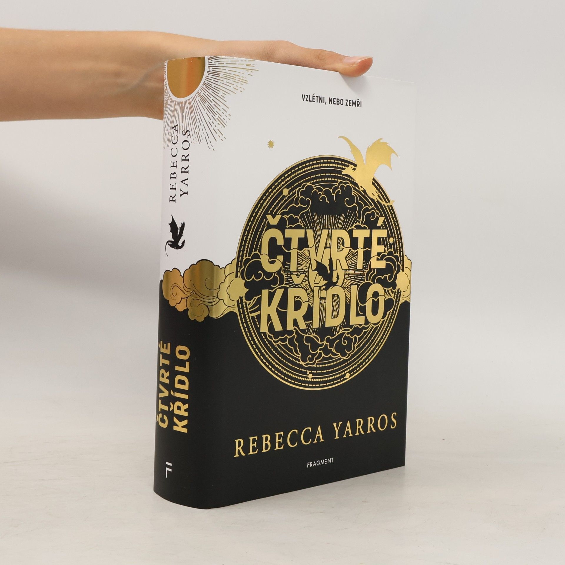 Rebecca Yarros Čtvrté křídlo