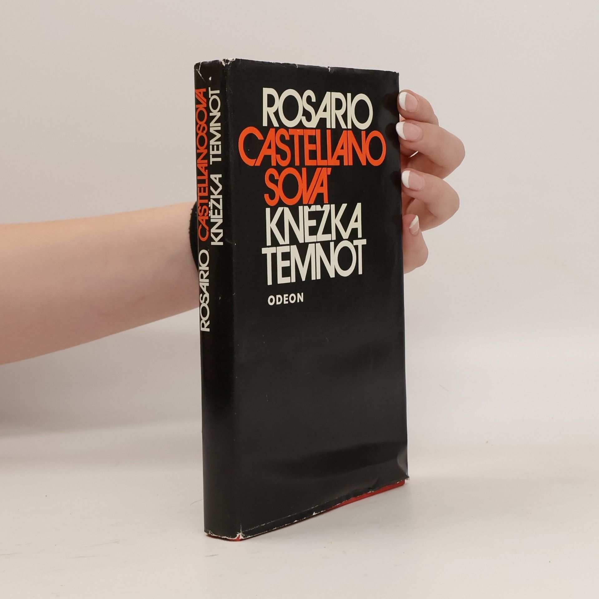 Rosario Castellanos Kněžka temnot