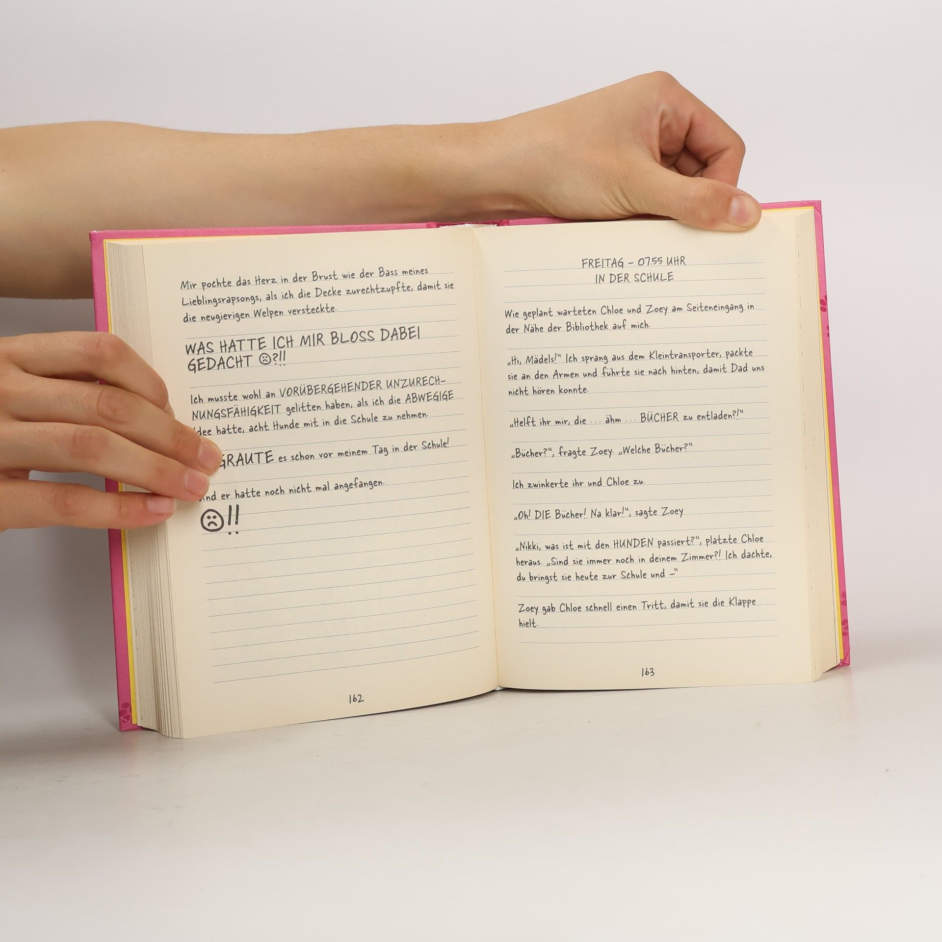 Rachel Renée Russellová Dork Diaries: Nikki und die Hundebabys