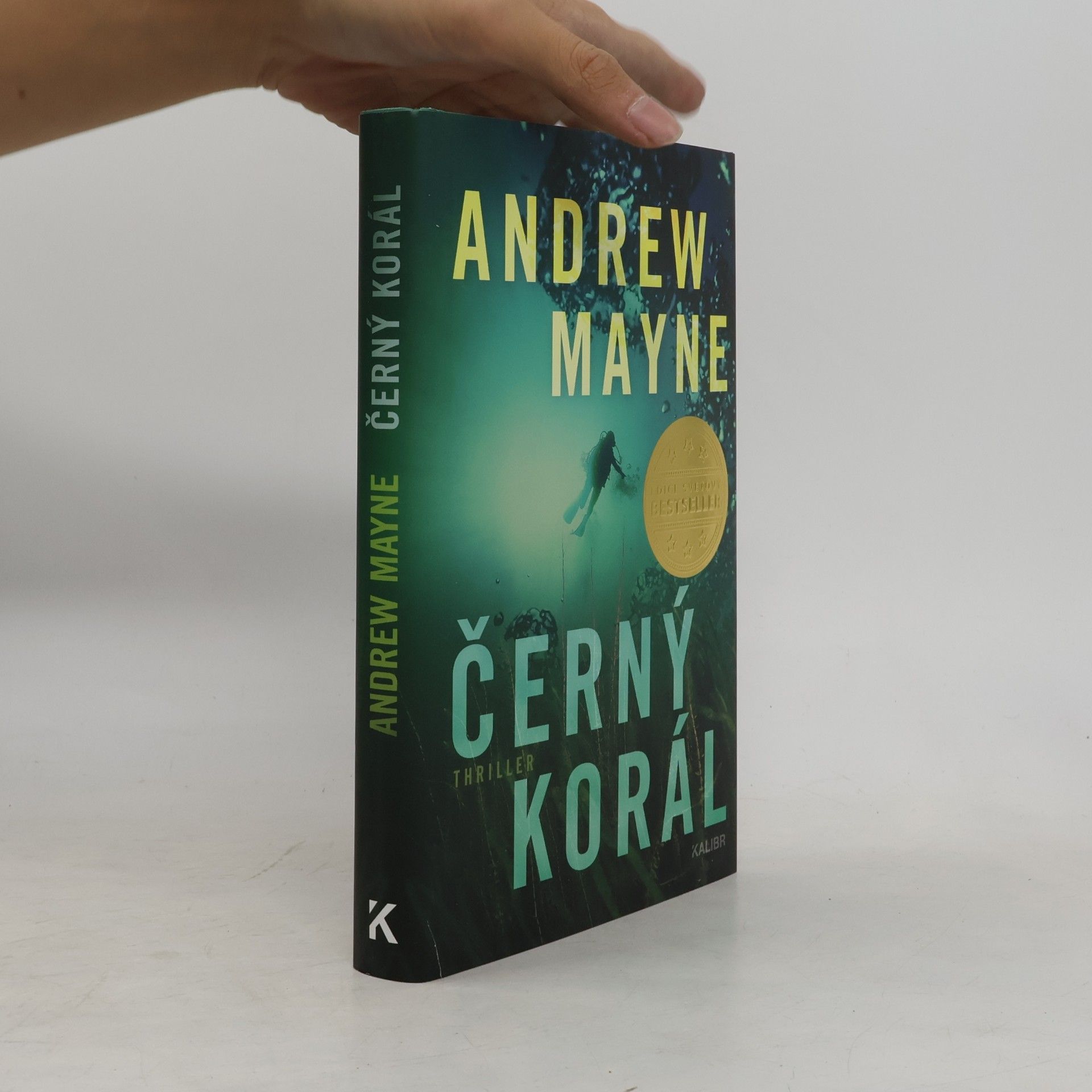 Andrew Mayne Černý korál