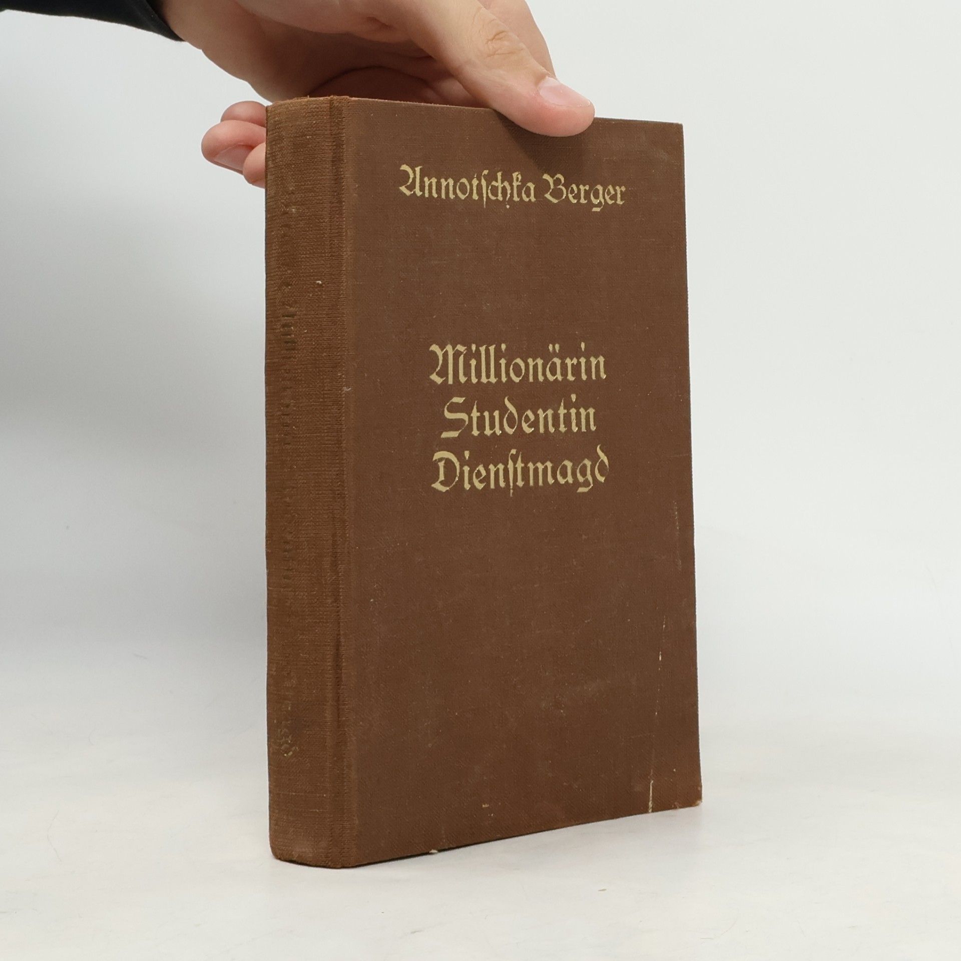 Millionärin Studentin Dienstmagd