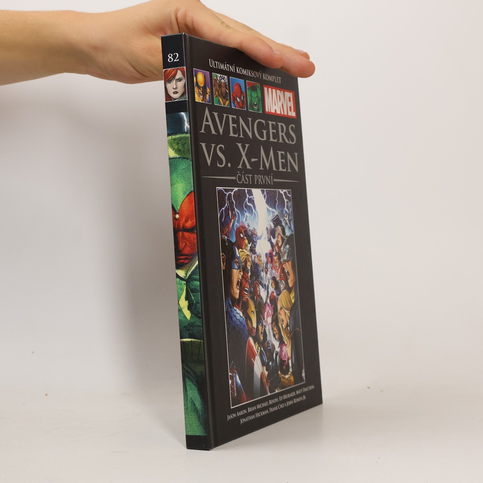 Kathryn Immonen Avengers vs. X-Men. Část první