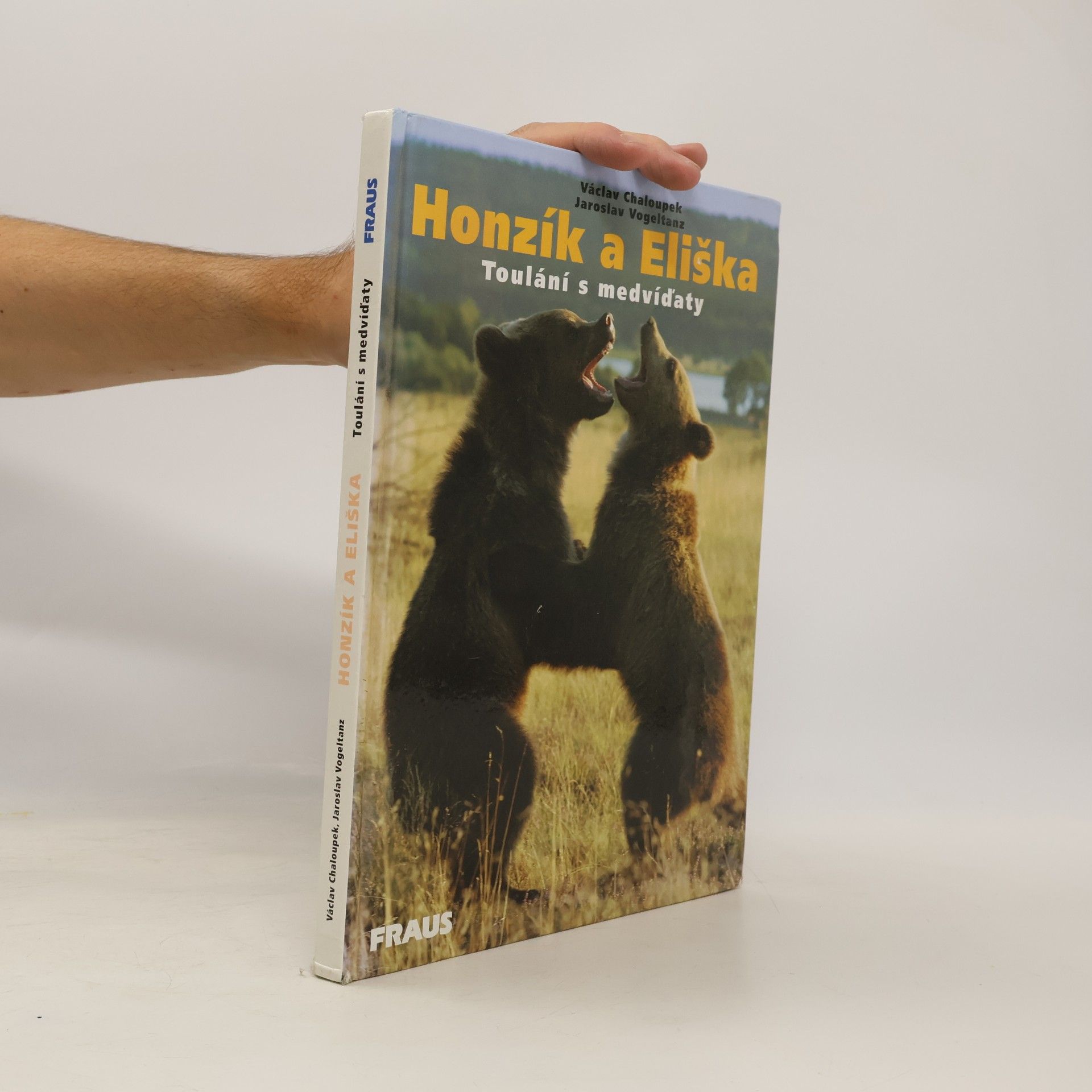 Václav Chaloupek Honzík a Eliška. Toulání s medvíďaty
