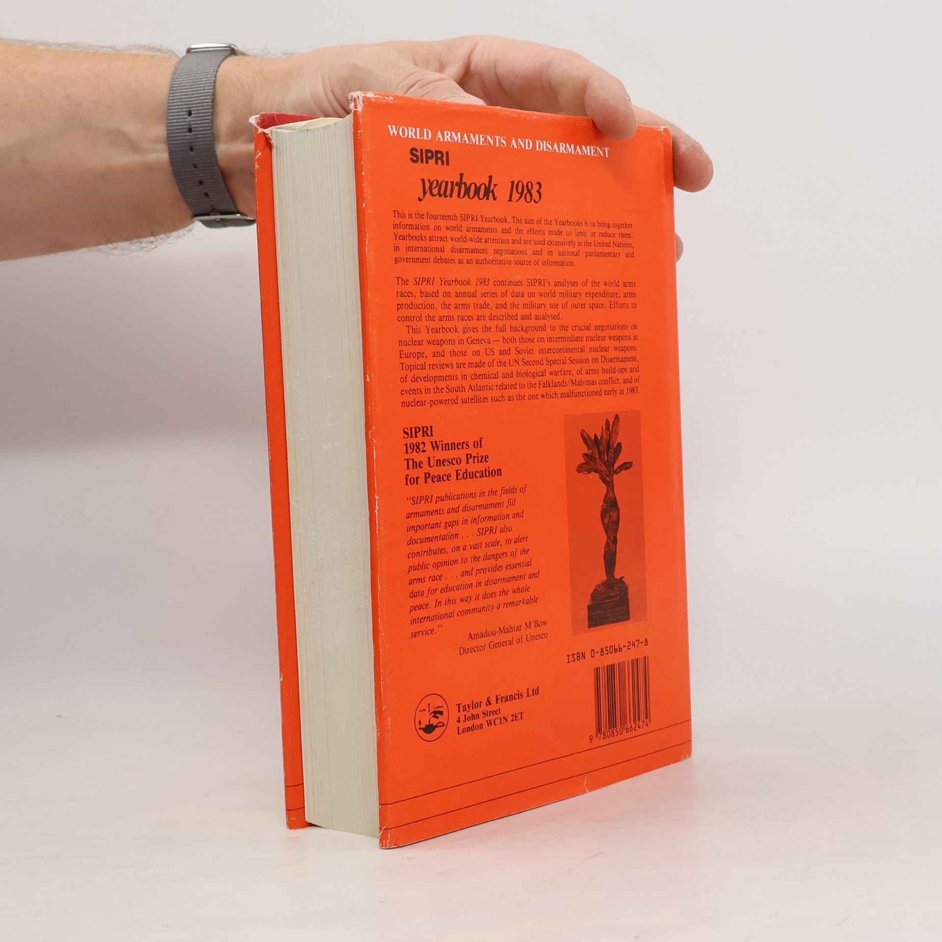 Stockholm International Peace Research Institute SIPRI Yearbook, 1983