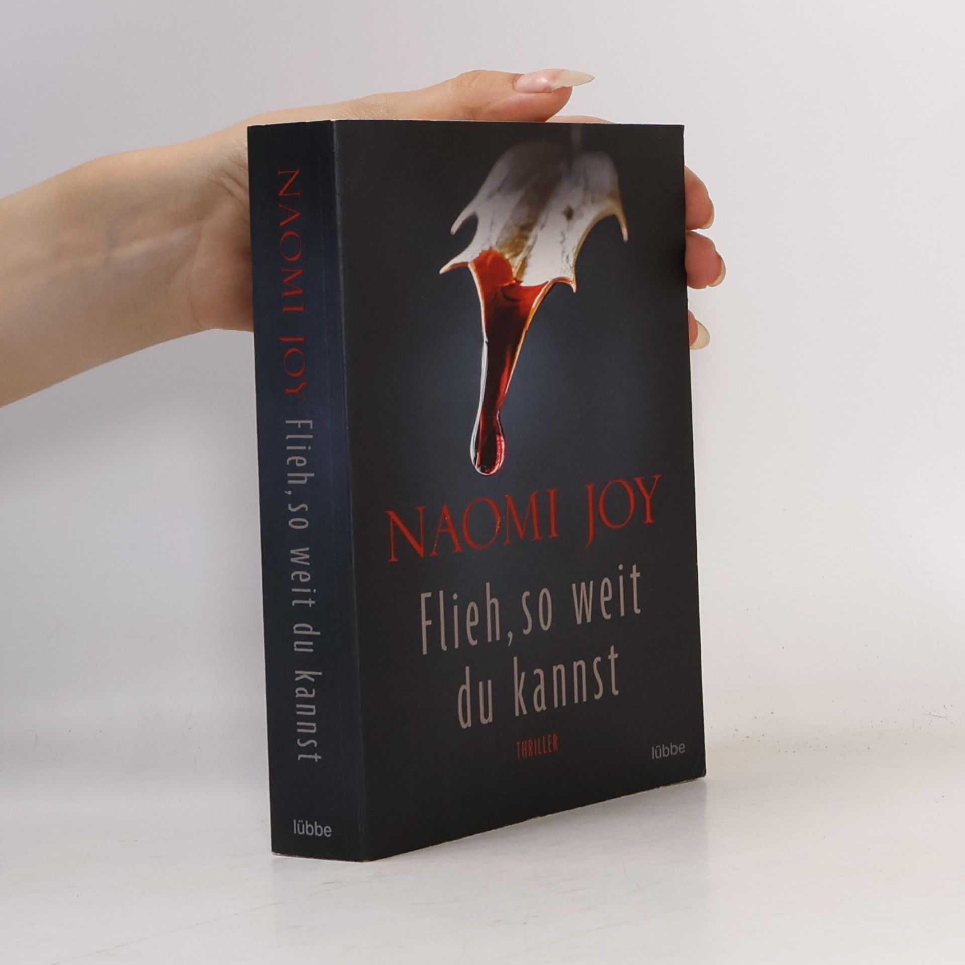 Naomi Joy Flieh, so weit du kannst