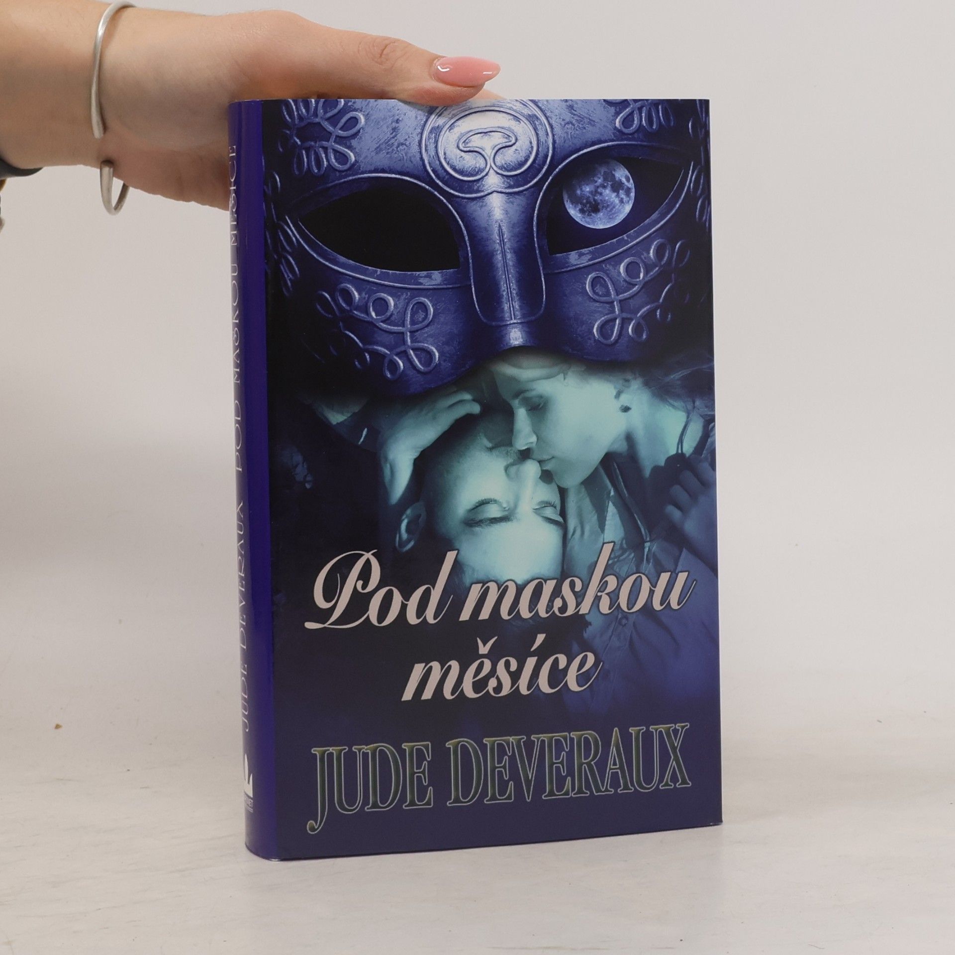 Jude Deveraux Pod maskou měsíce