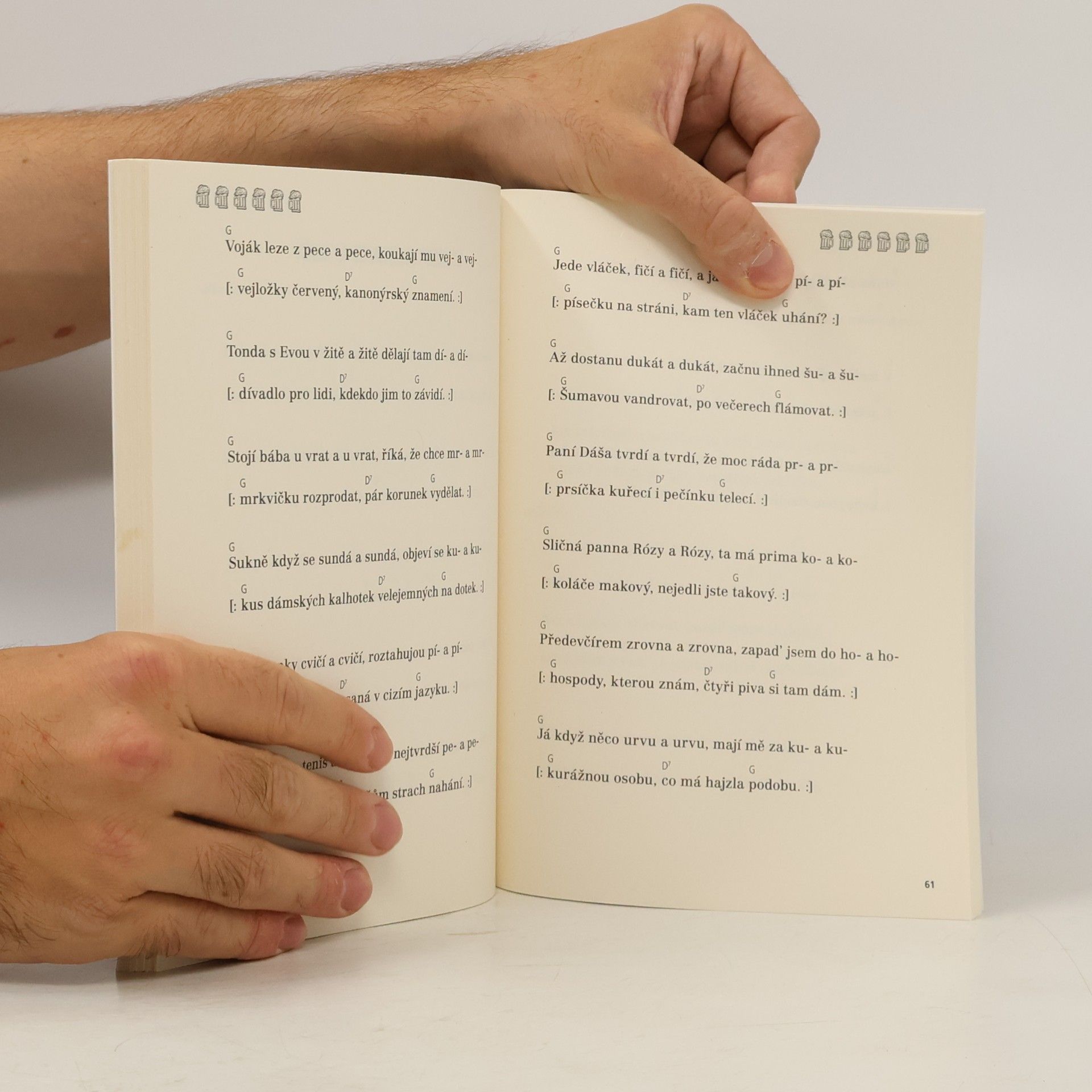 Various authors Zpěvník : Písničky nejen do hospody