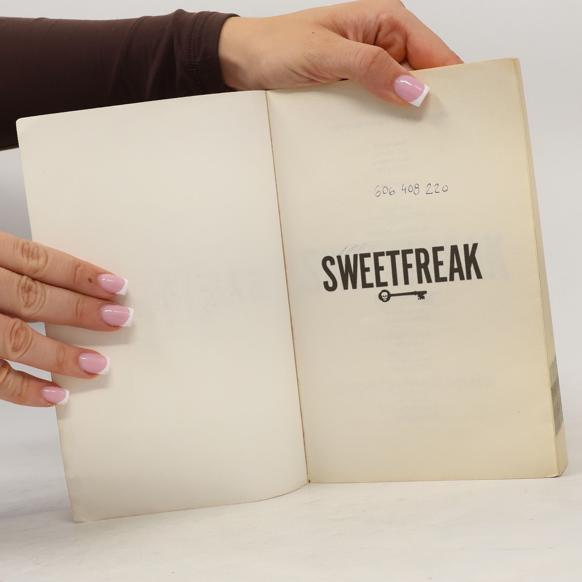 Sophie McKenzie Sweetfreak