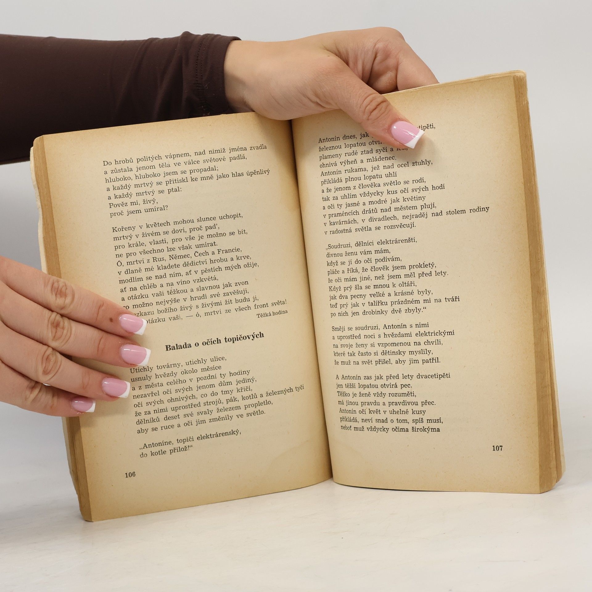 Josef Kotalík Moderní česká poesie. Výbor pro osmou třídu středních škol.