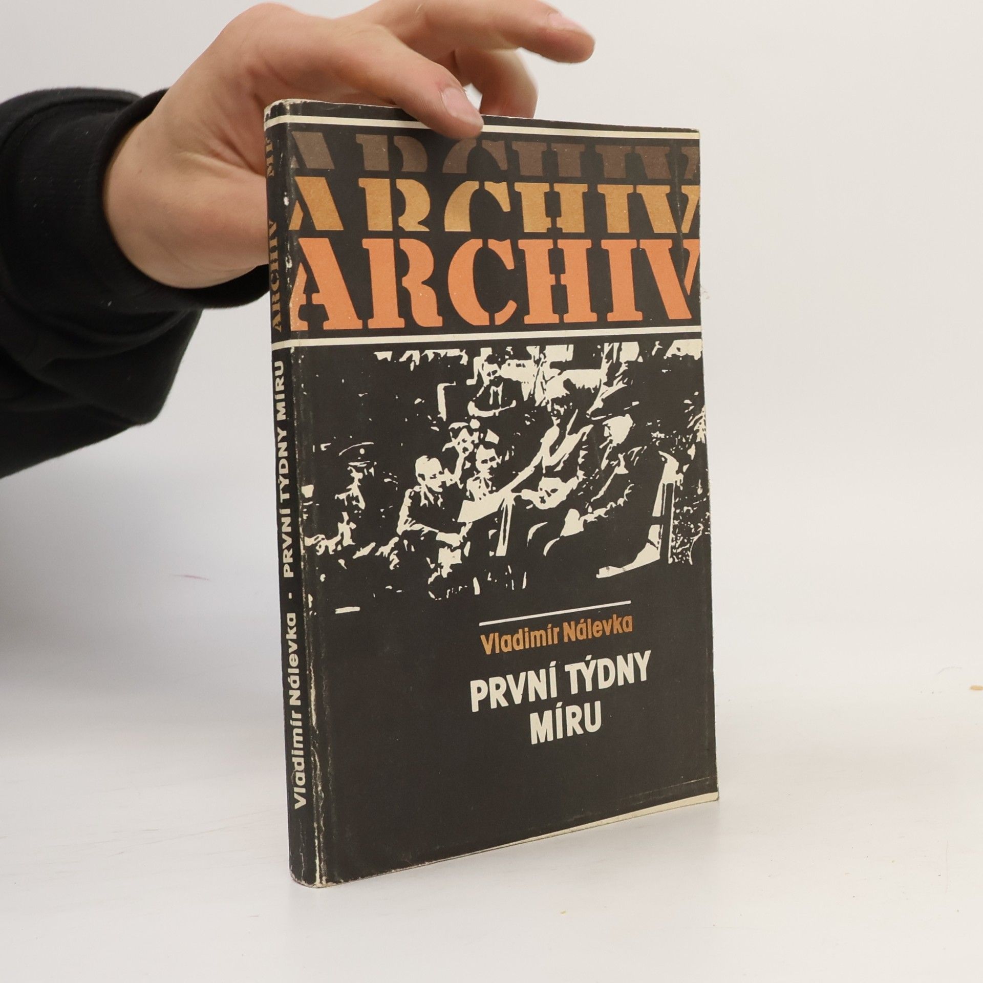 Archiv 42. První týdny míru