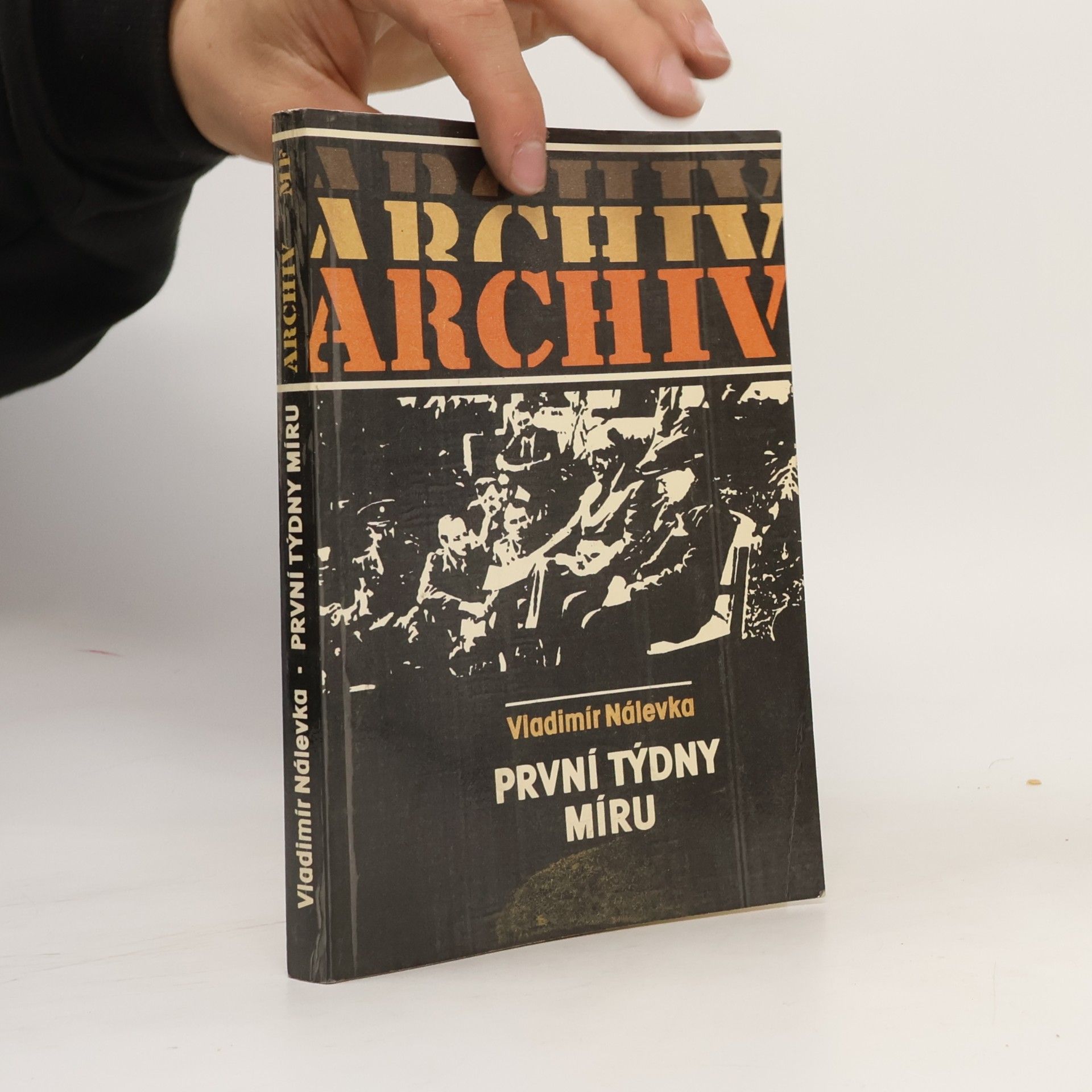 Archiv 42. První týdny míru