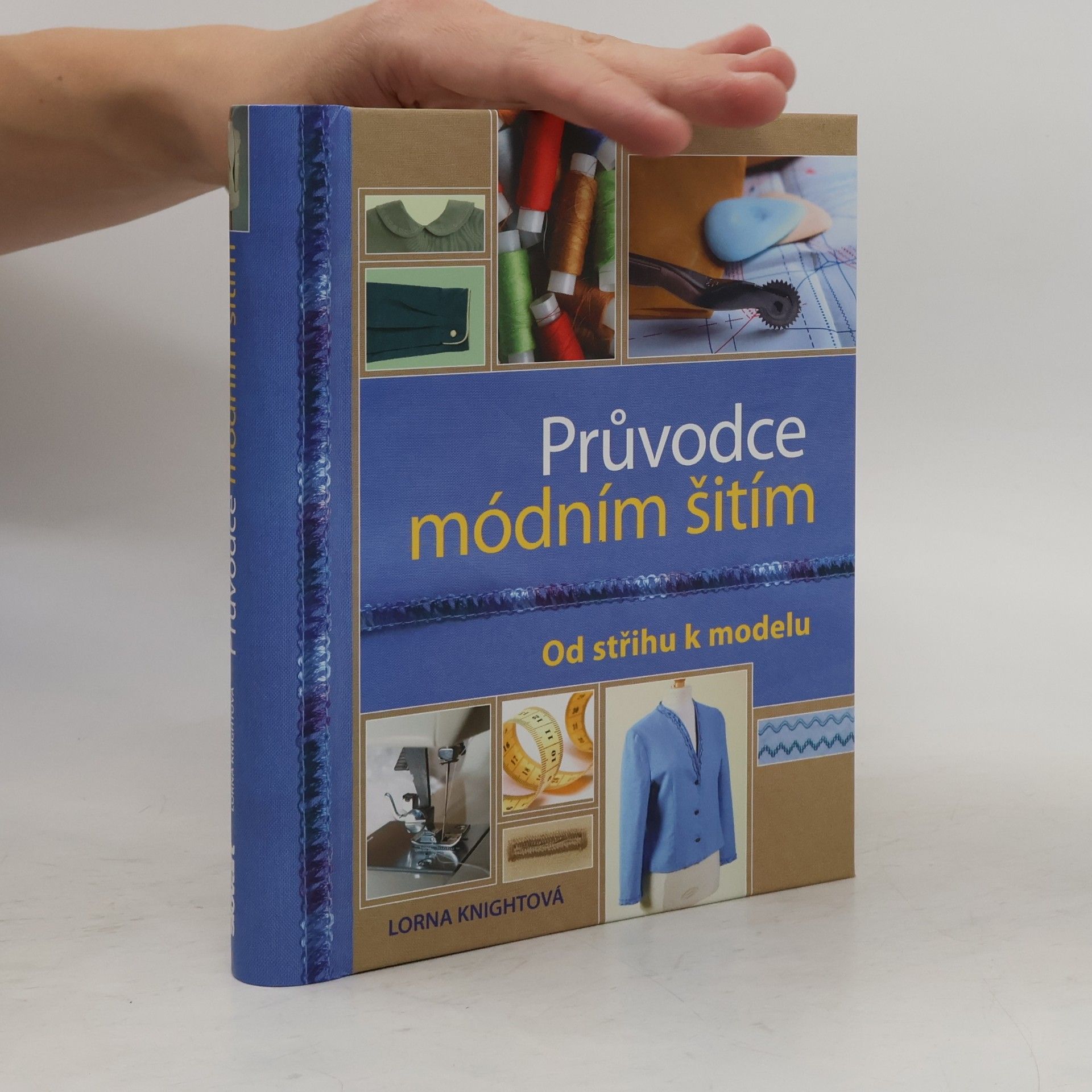 Průvodce módním šitím: Od střihu k modelu