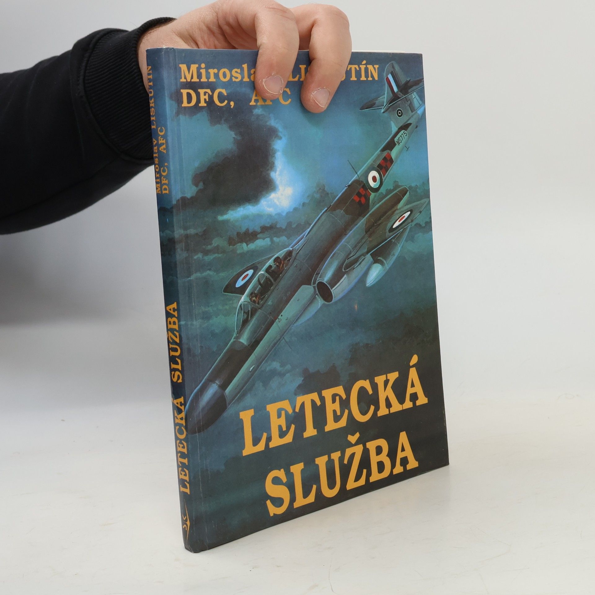 M. A. Liškutín Letecká služba
