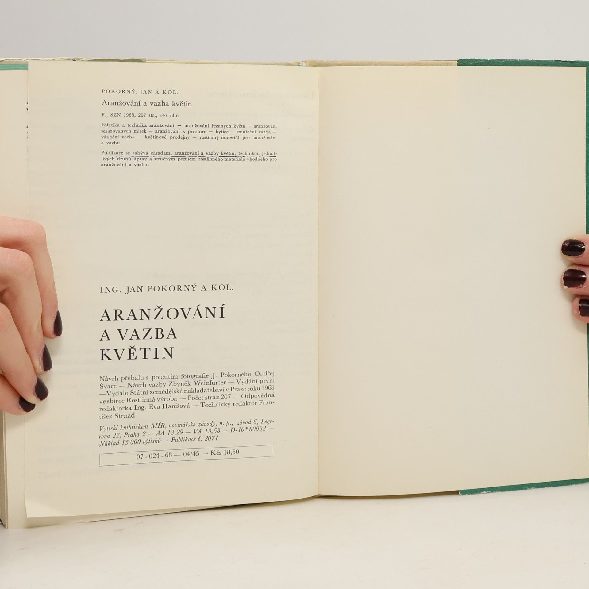 Kolektiv autorů Aranžování a vazba květin