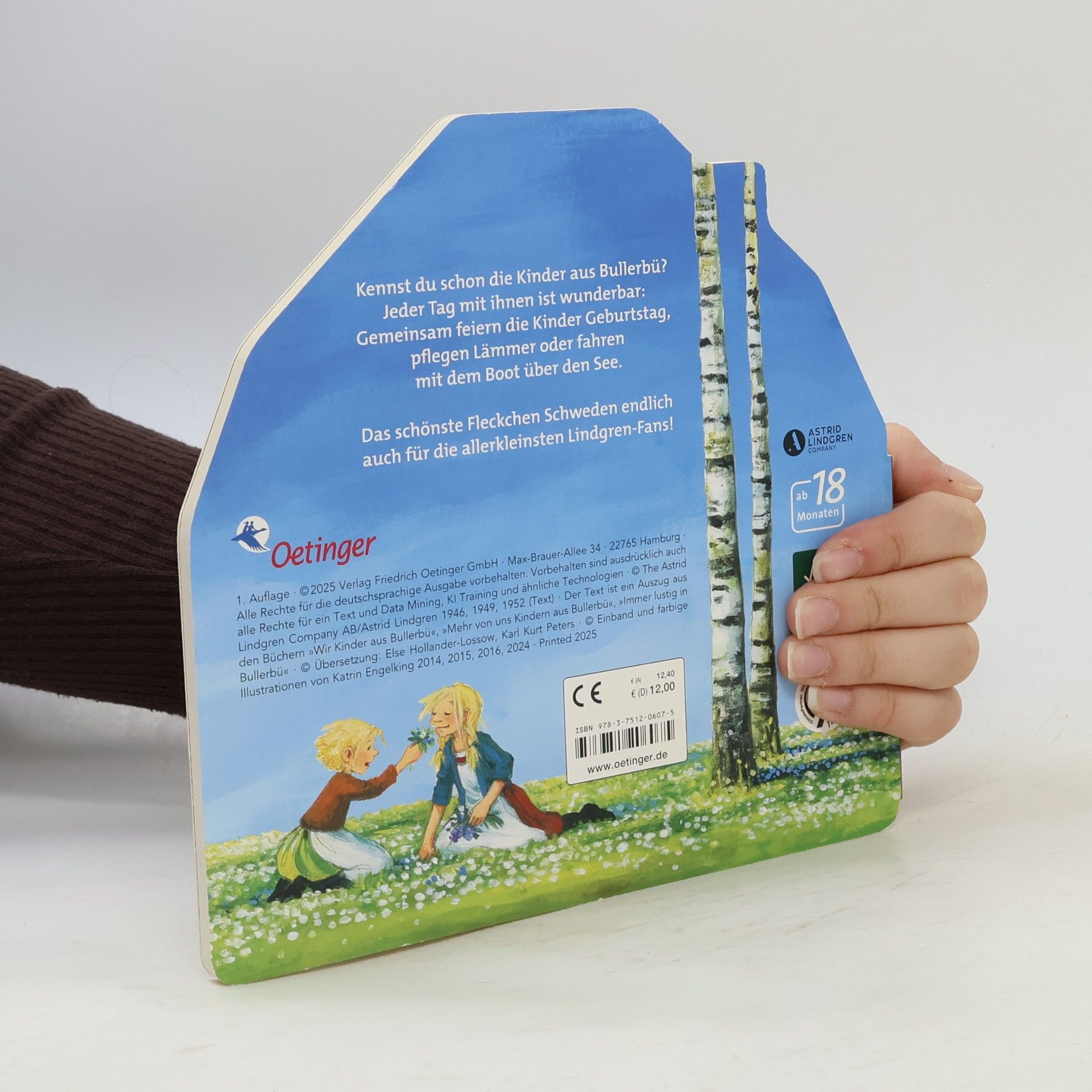 Astrid Lindgren Willkommen in Bullerbü! - Pappbilderbuch in Schwedenhaus-Form mit ersten Geschichten aus Bullerbü für Kleinkinder ab 18 Monaten