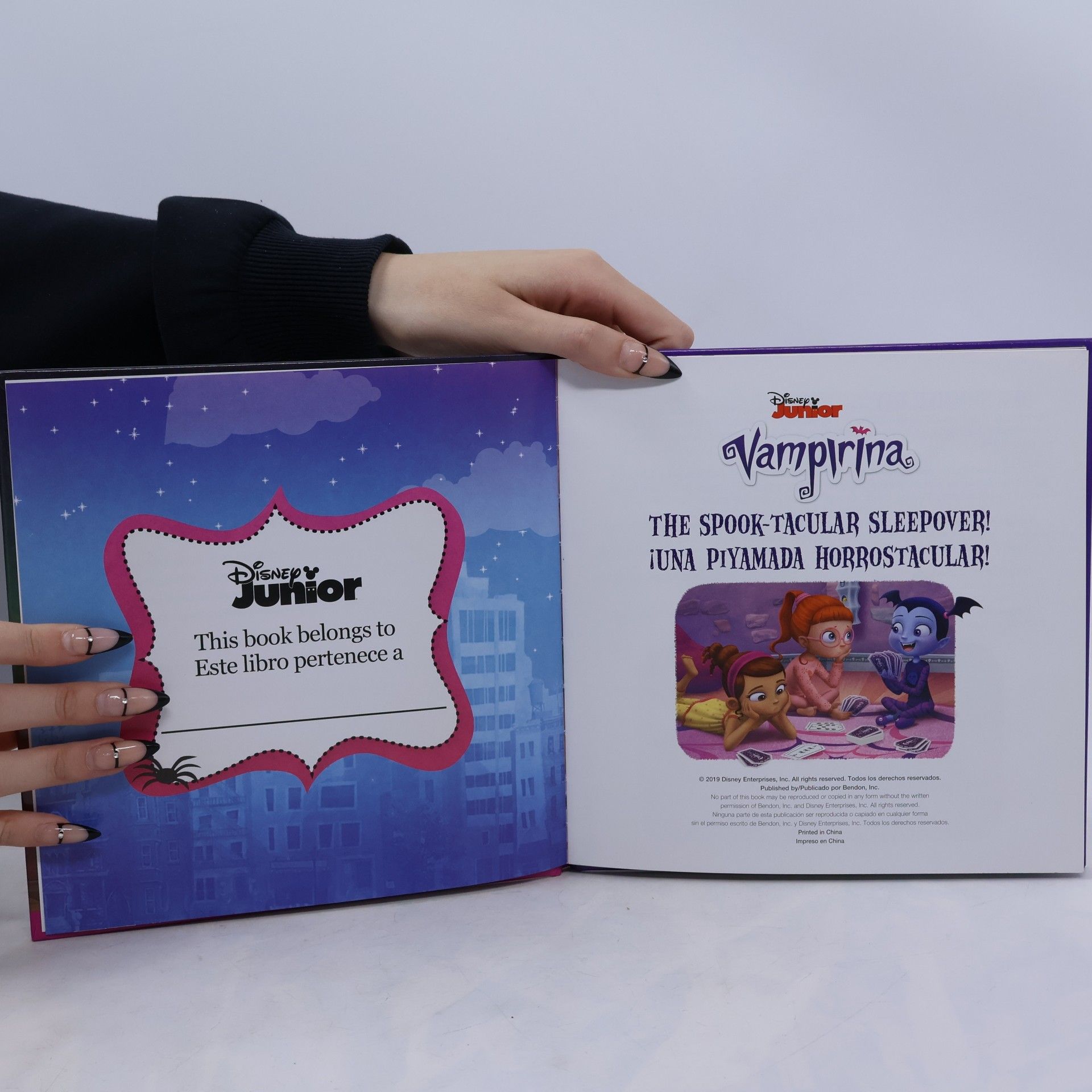 kolektiv Vampirina: The Spook-tacular Sleepover!