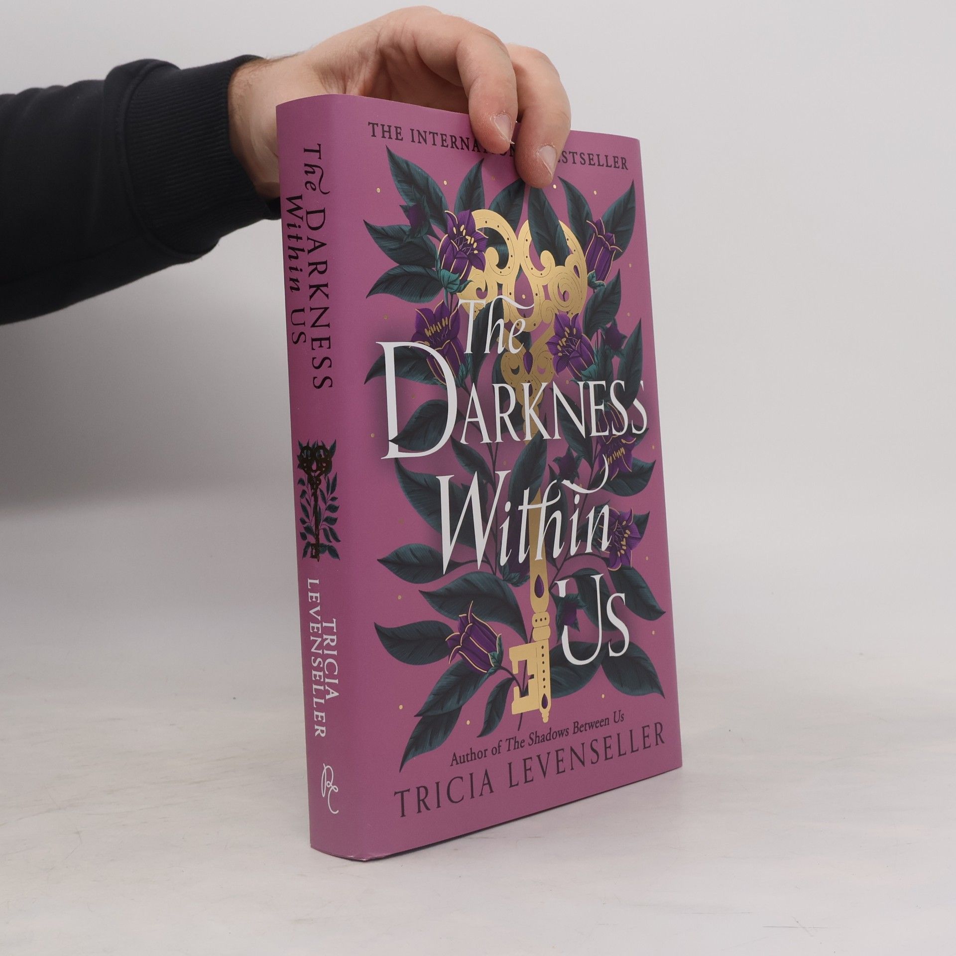 Tricia Levenseller The Darkness Within Us