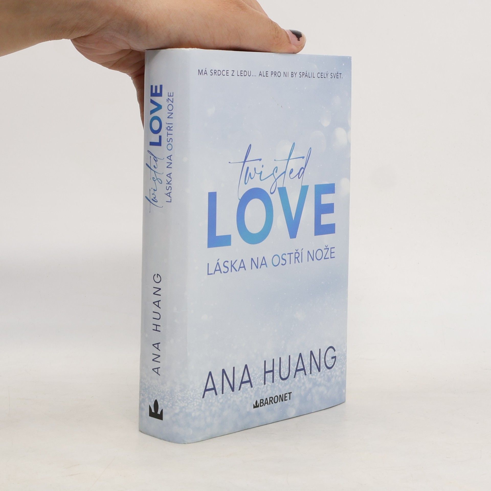 Ana Huang Twisted love. Láska na ostří nože