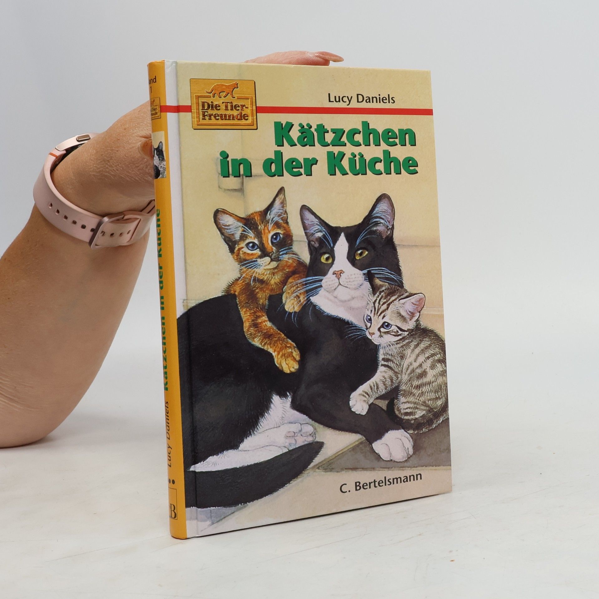 Lucy Daniels Kätzchen in der Küche