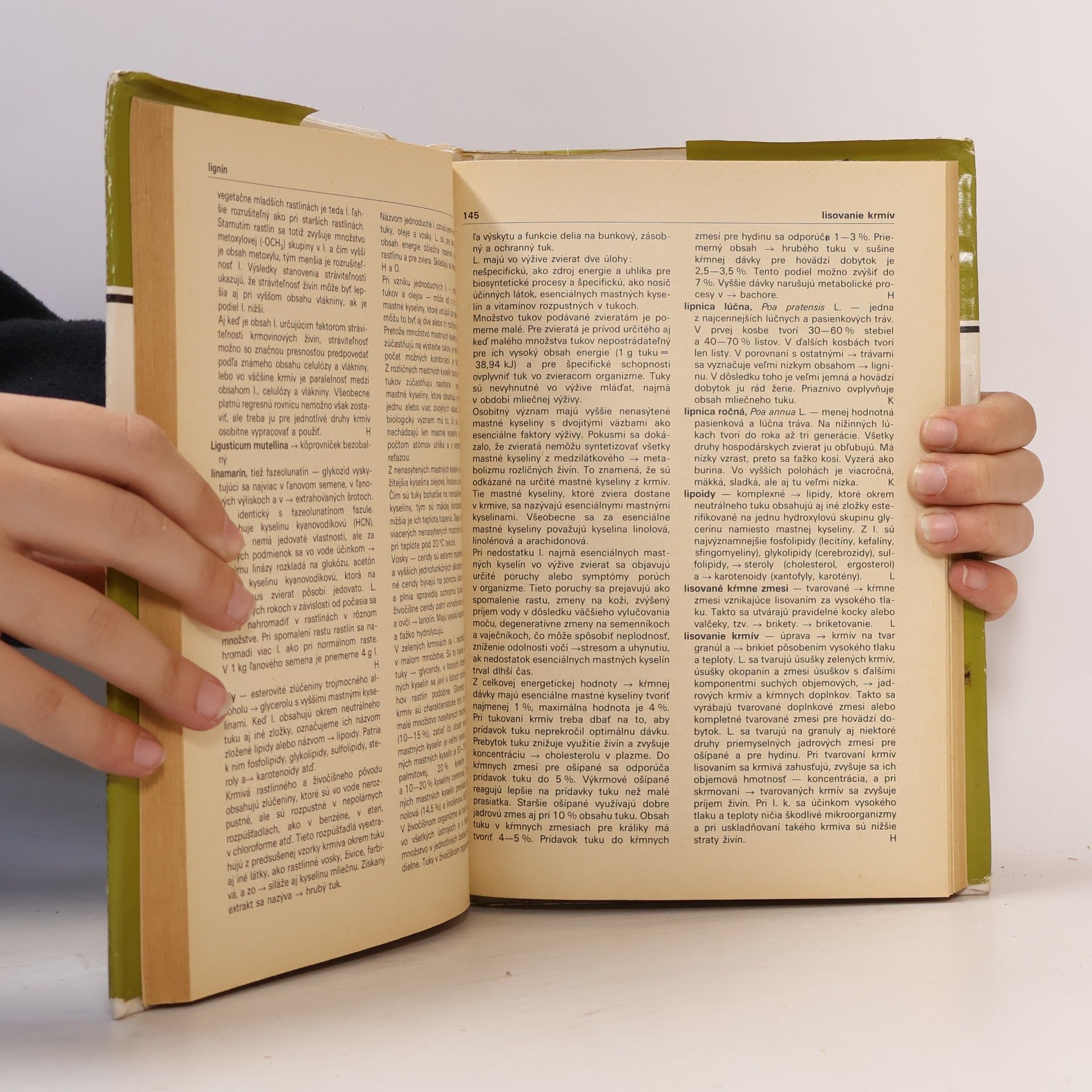 Various authors Náučný slovník z výživy a kŕmenia hospodárskych zvierat