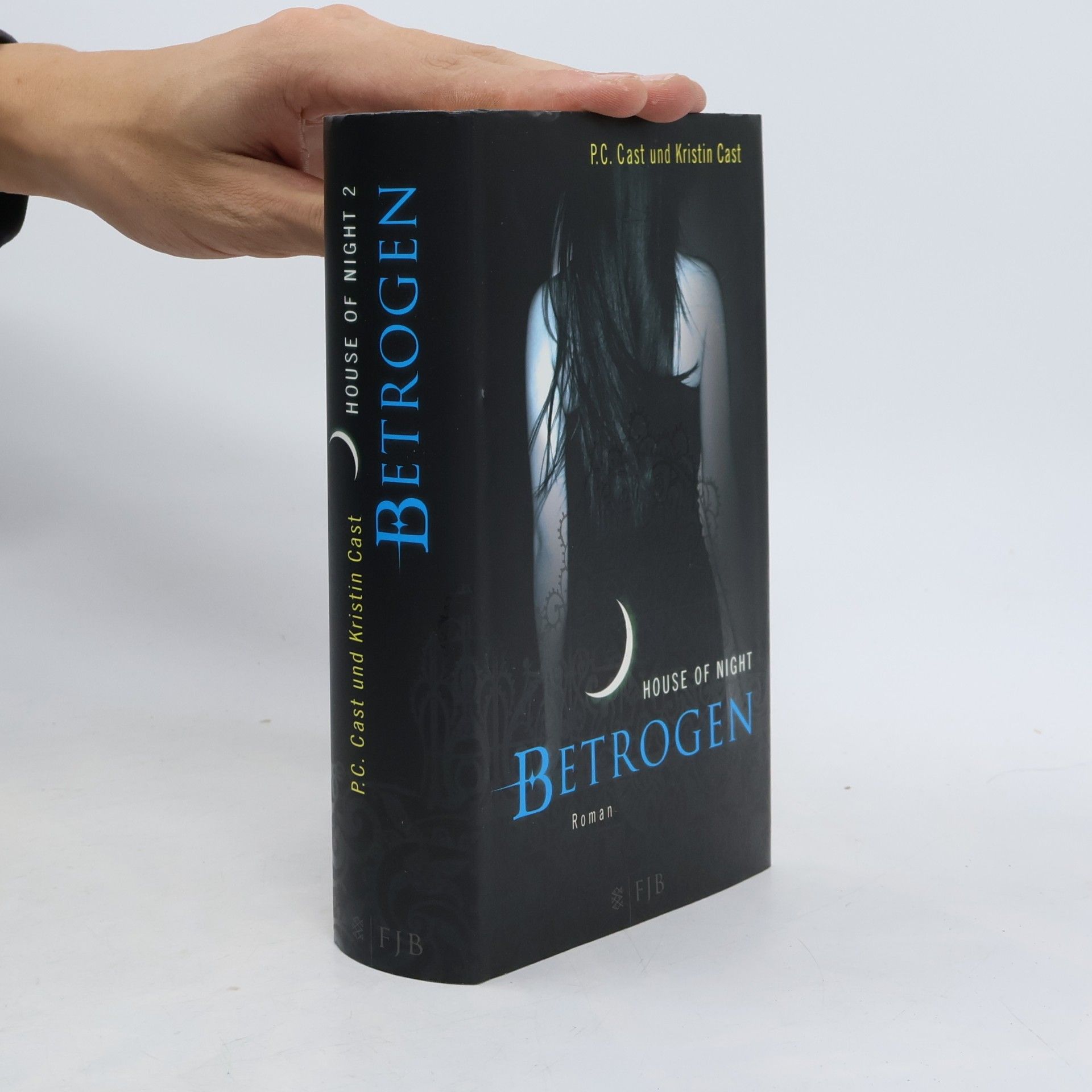 Phyllis Christine Cast House of Night 2. Betrogen