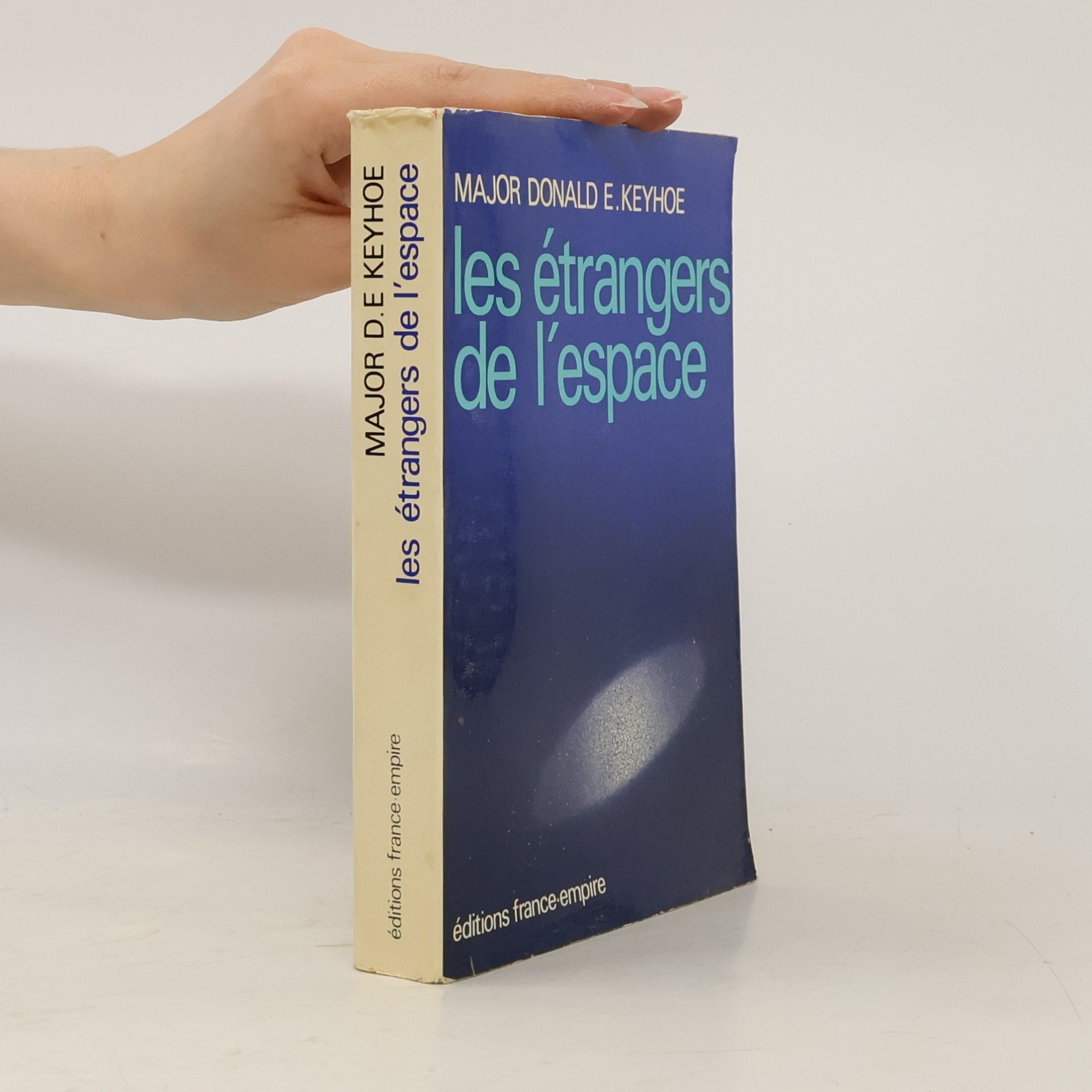 les étrangers de l'espace