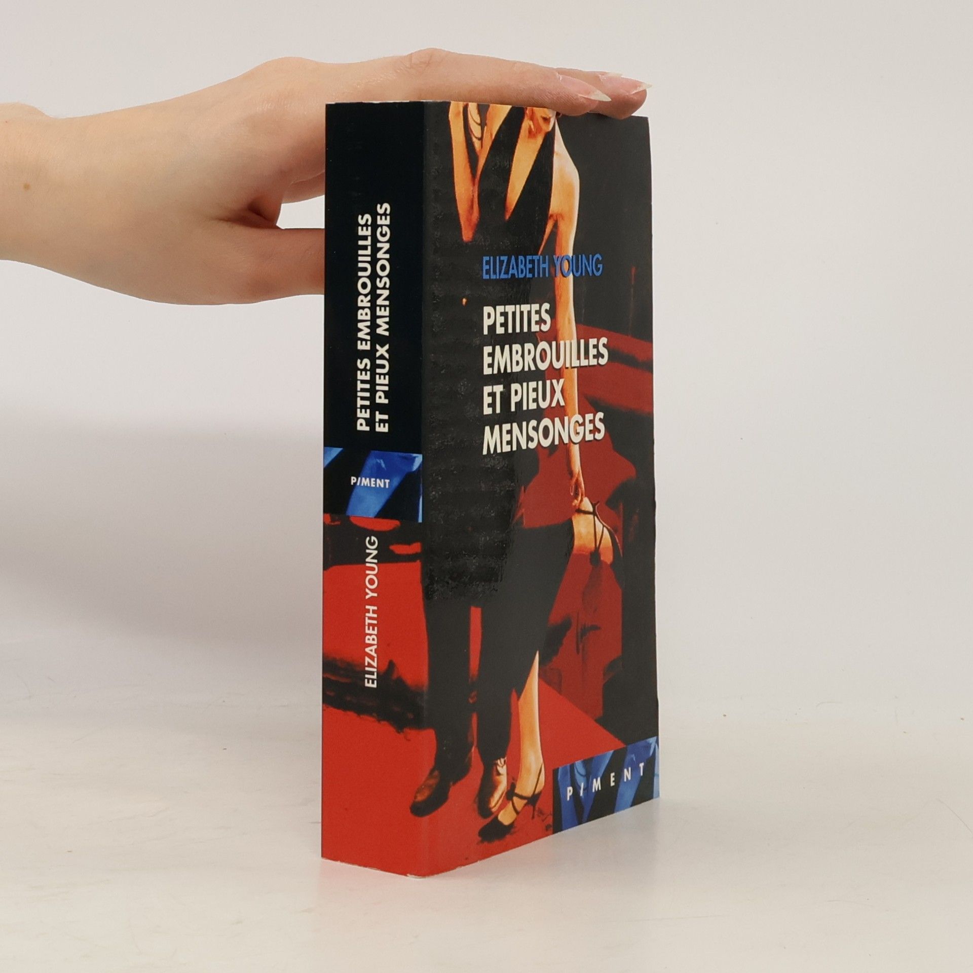 Elizabeth Young Petites embrouilles et pieux mensonges