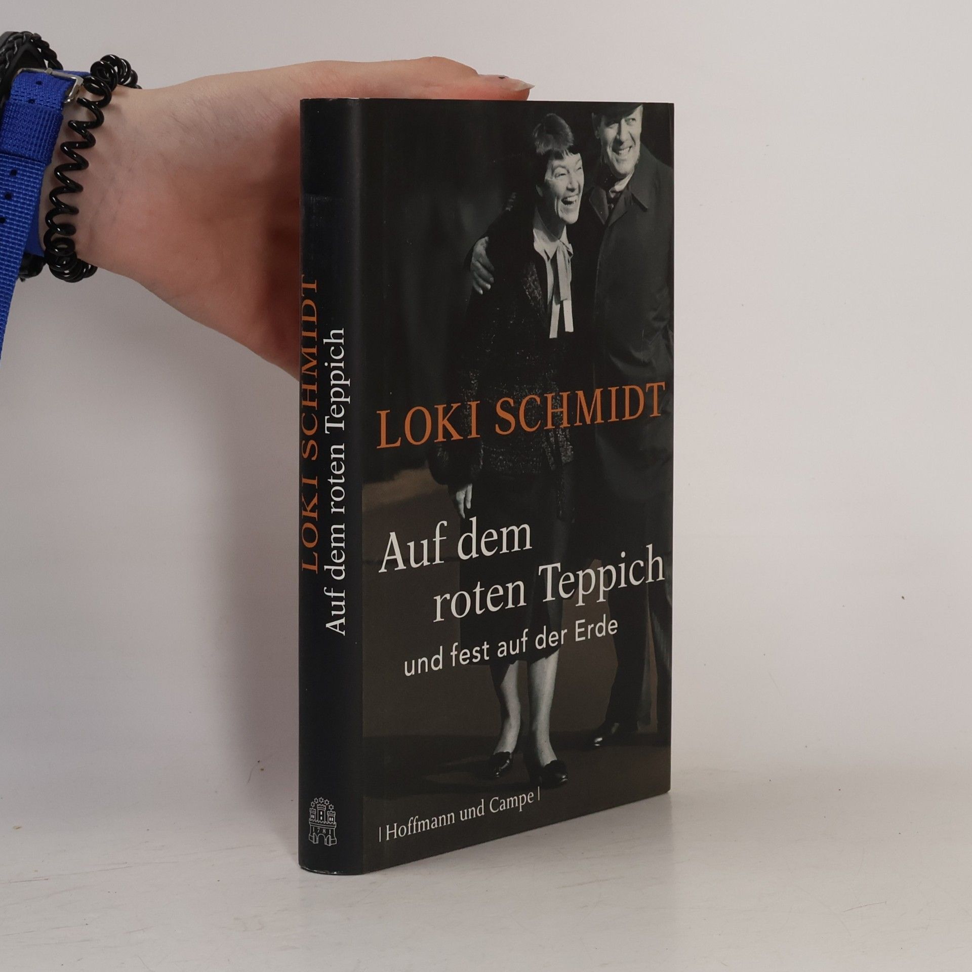 Loki Schmidt Auf dem roten Teppich und fest auf der Erde