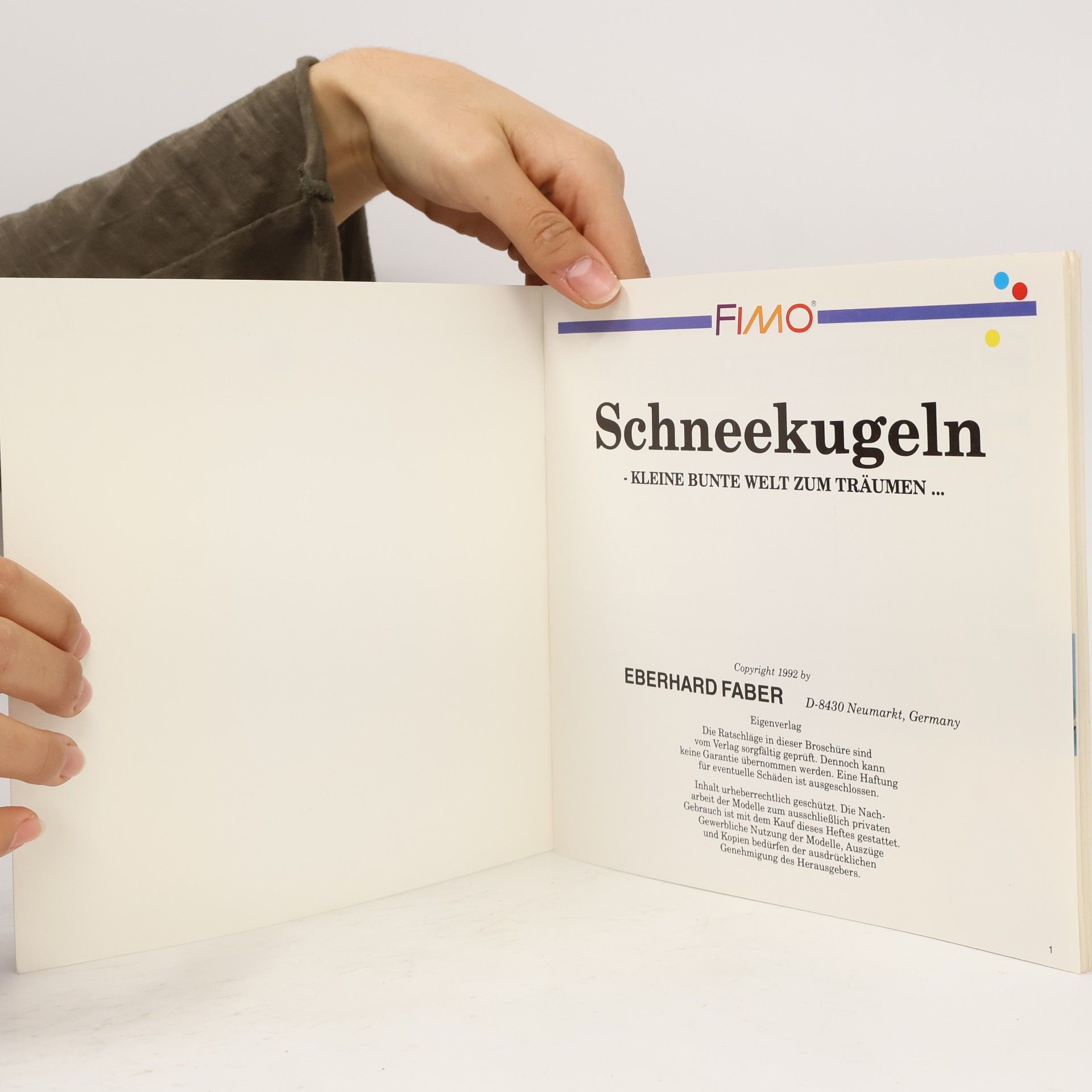 kolektiv Fimo. Schneekugeln