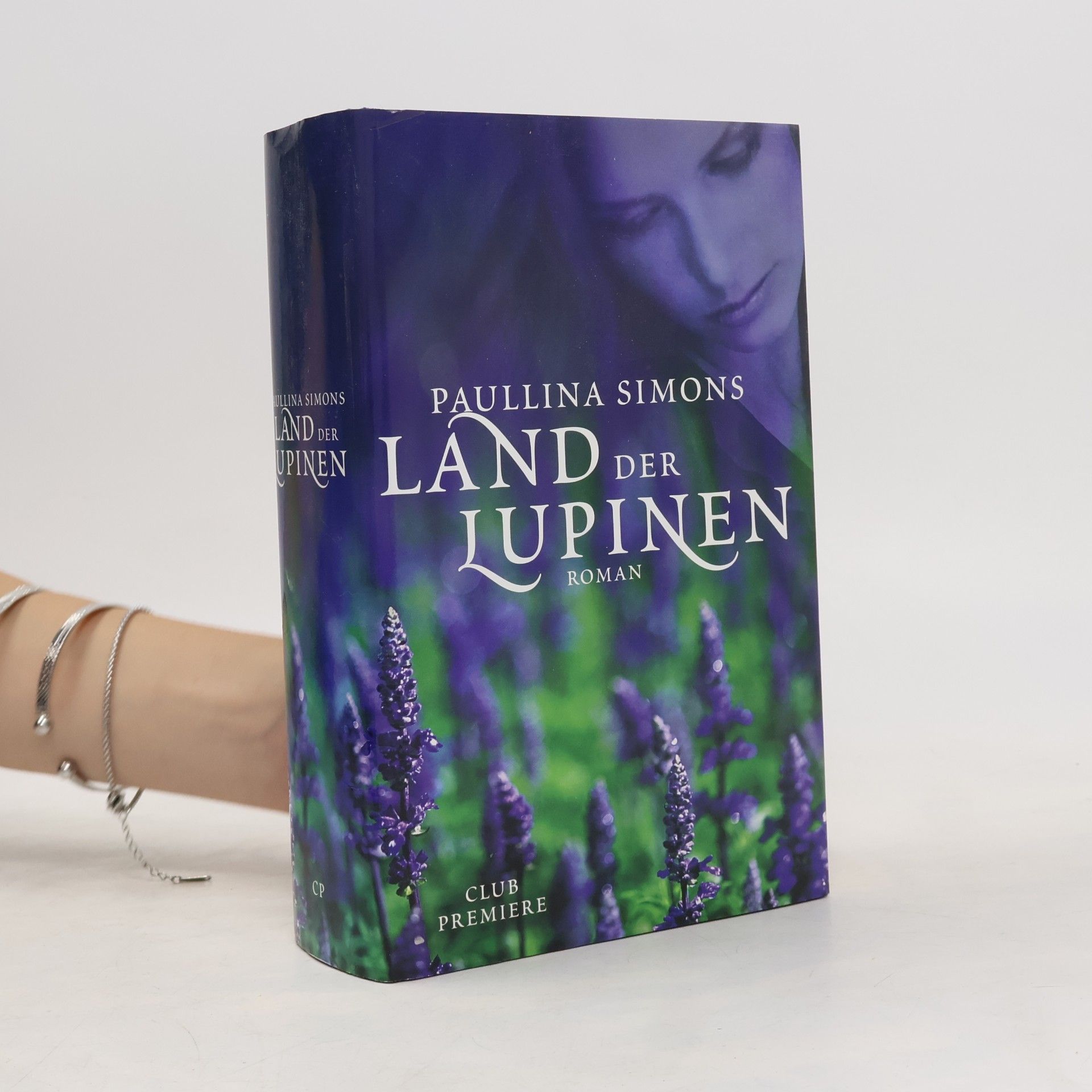Paullina Simons Land der Lupinen