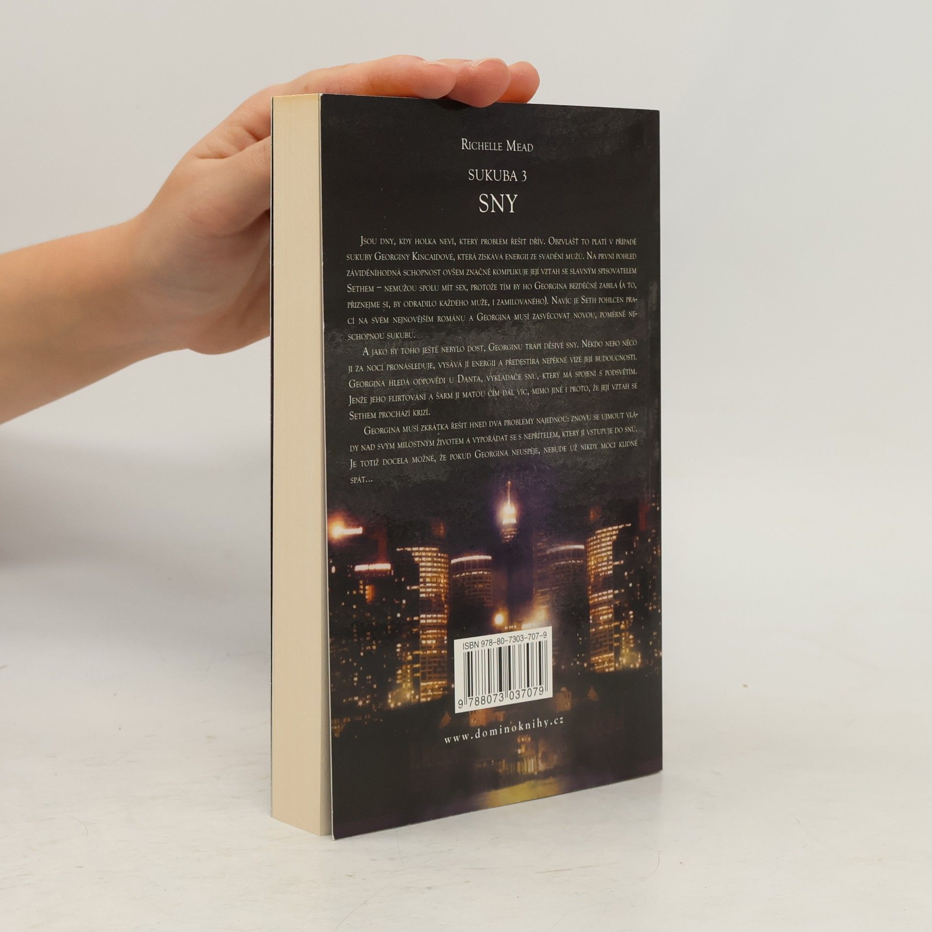 Richelle Mead Sny. Sukuba. 3. díl