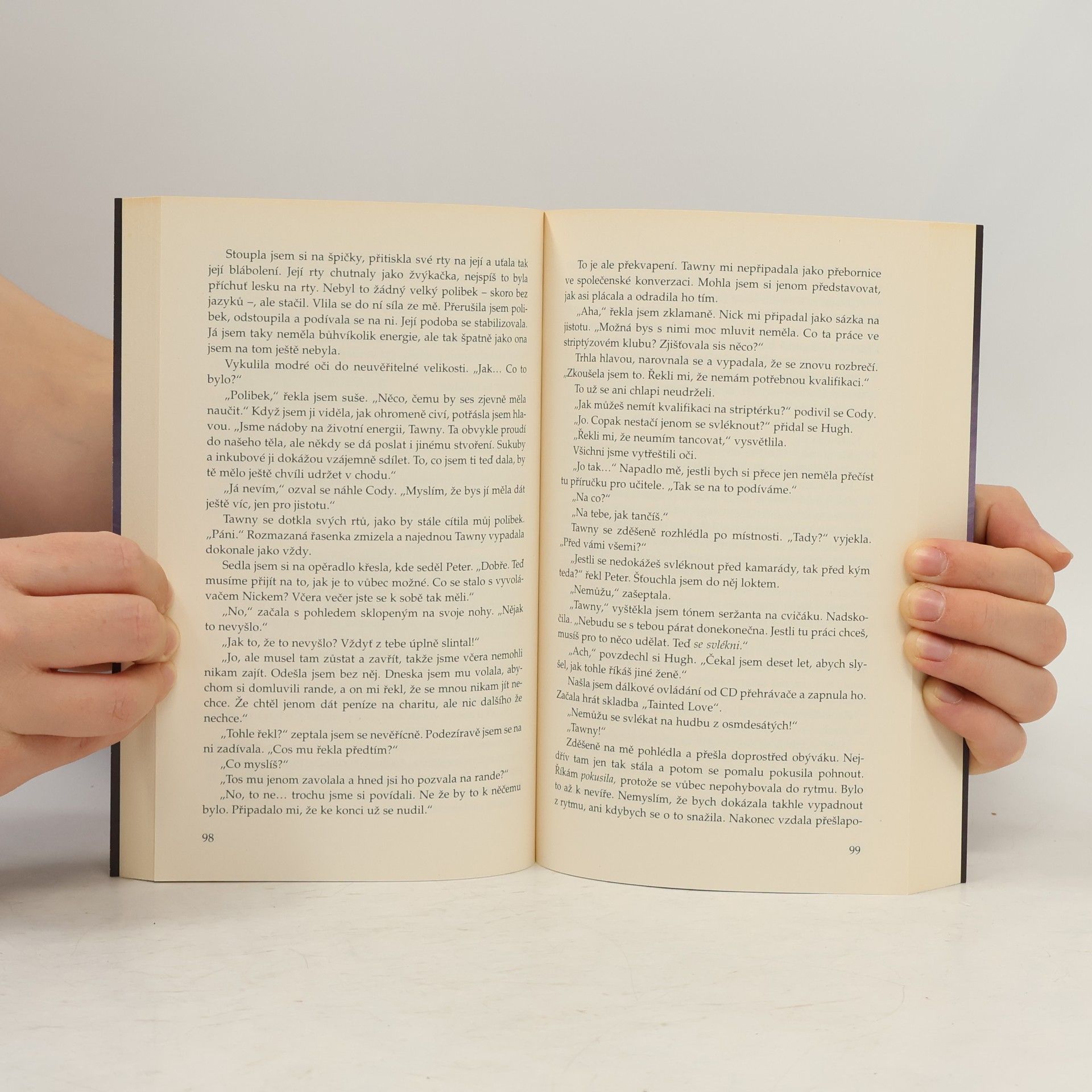 Richelle Mead Sny. Sukuba. 3. díl