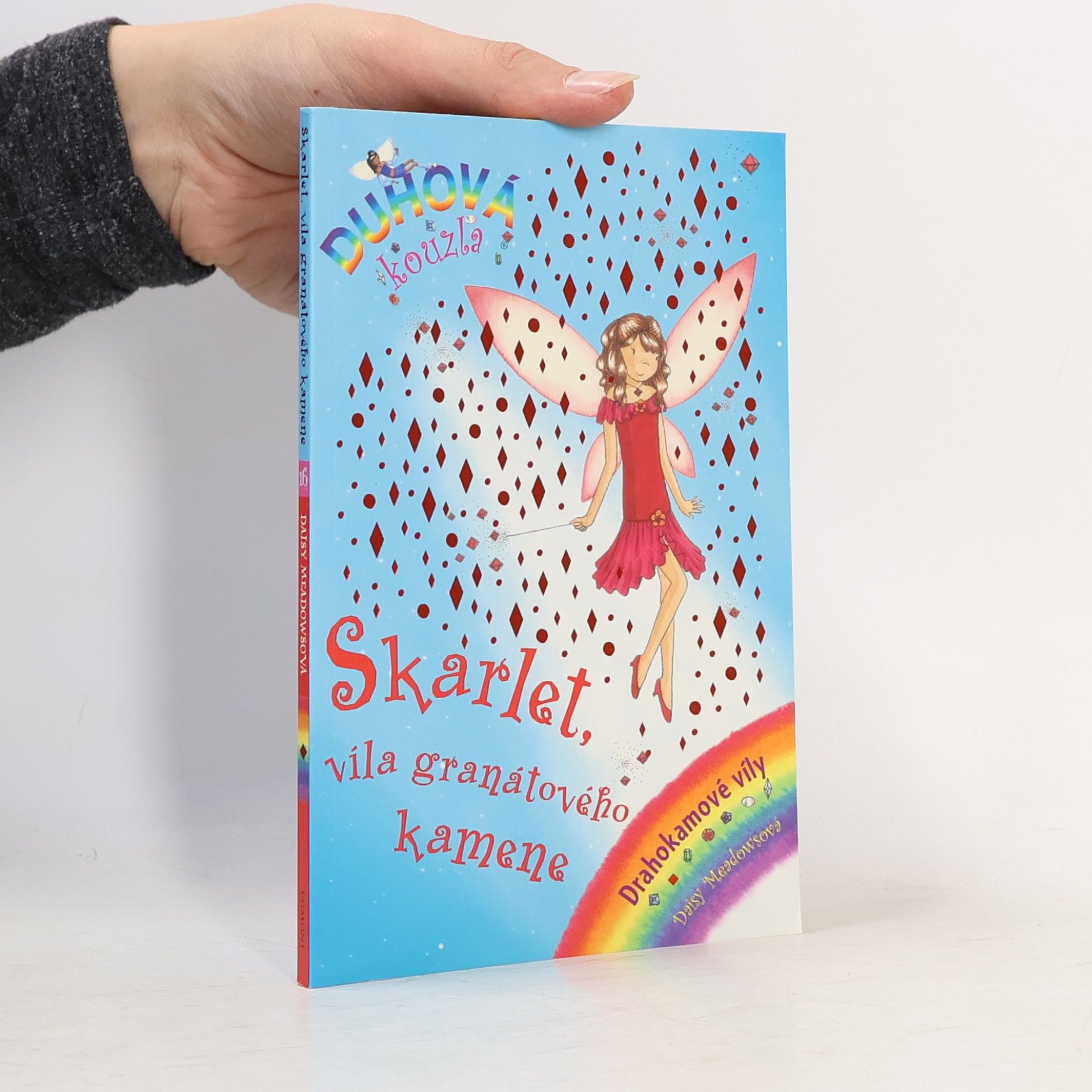 Daisy Meadows Skarlet, víla granátového kamene