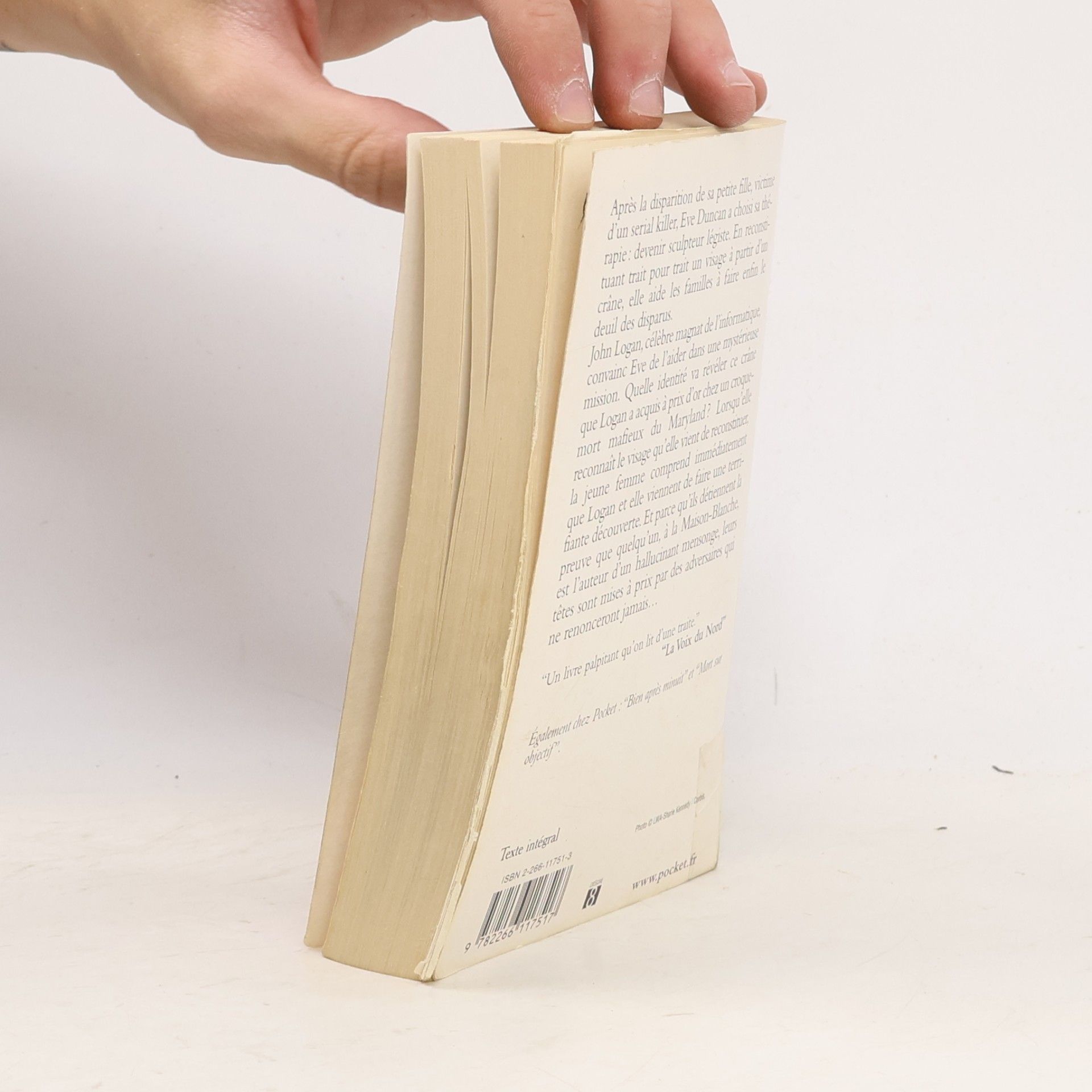 Iris Johansen POCKET: Sous les traits du mensonge
