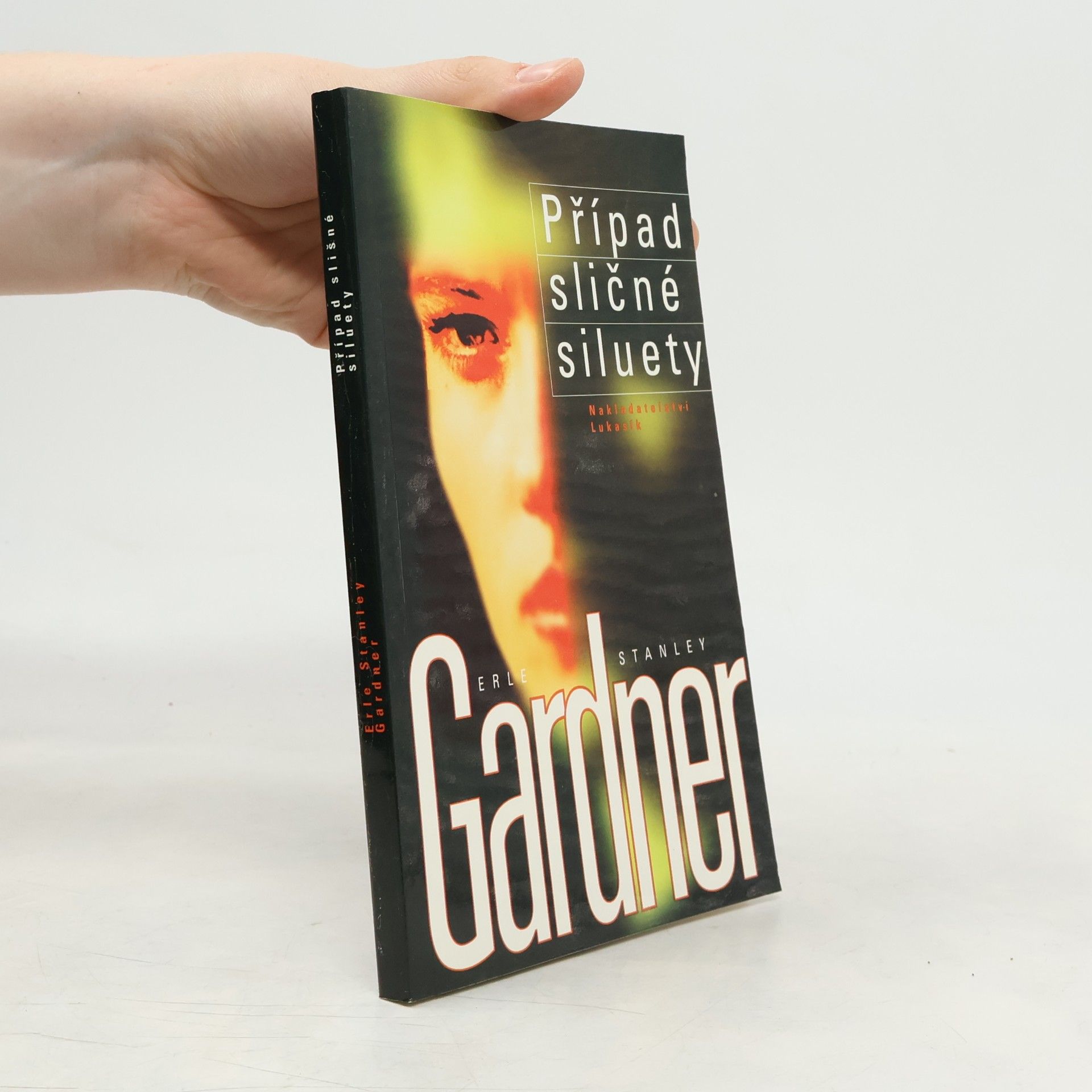 Erle Stanley Gardner Případ sličné siluety