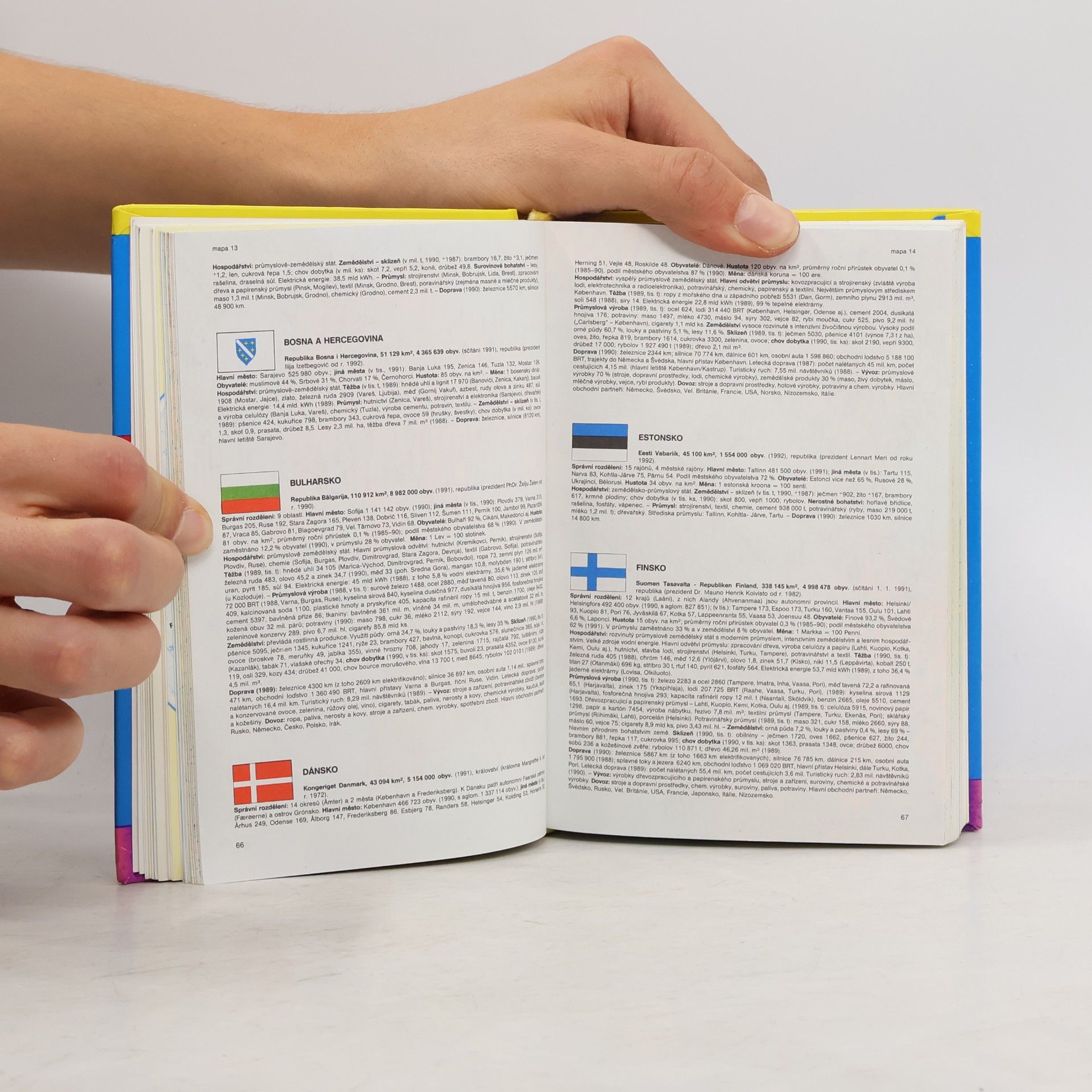 Autorenkollektiv Kapesní atlas světa
