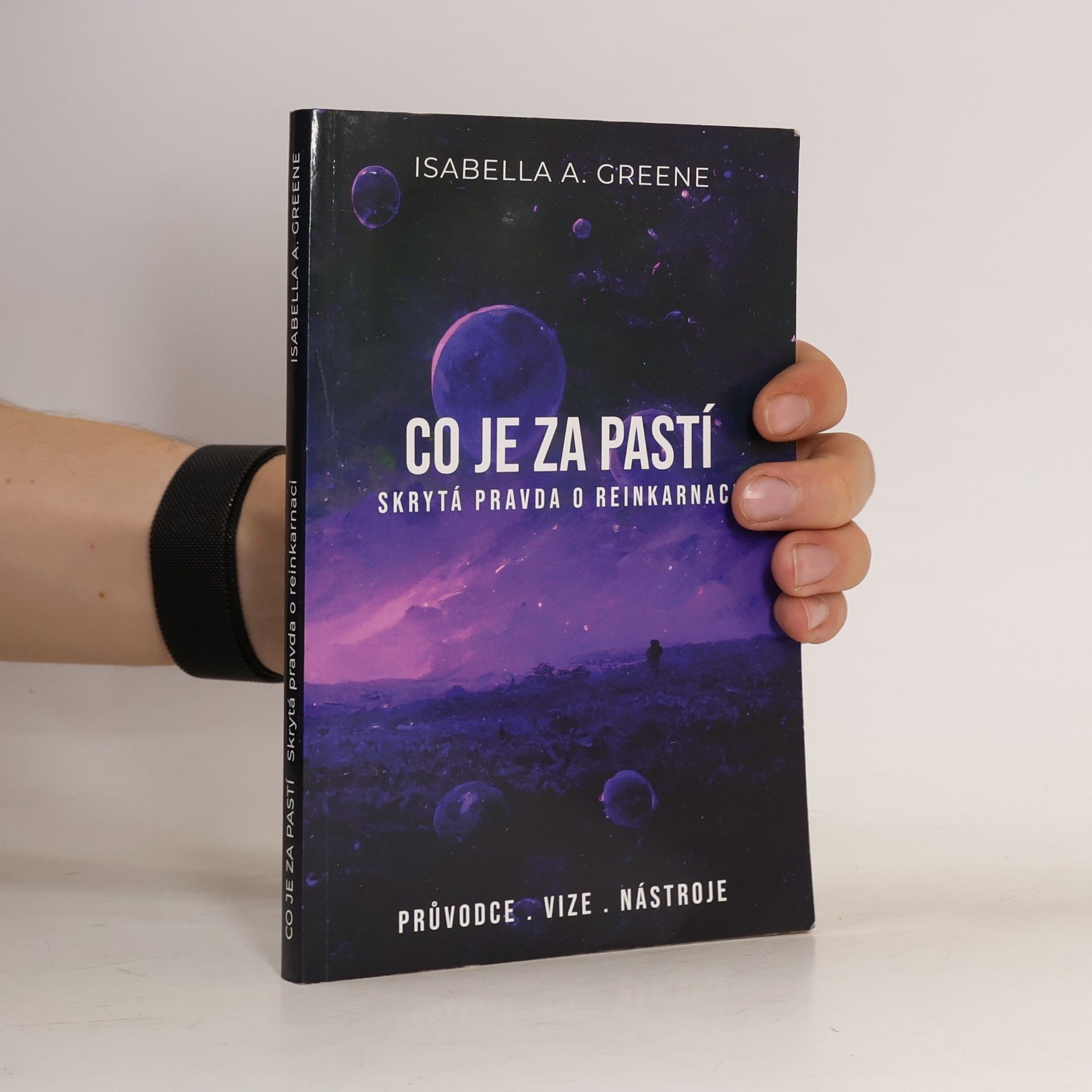 Isabella A Greene Co je za pastí - Skrytá pravda o reinkarnaci