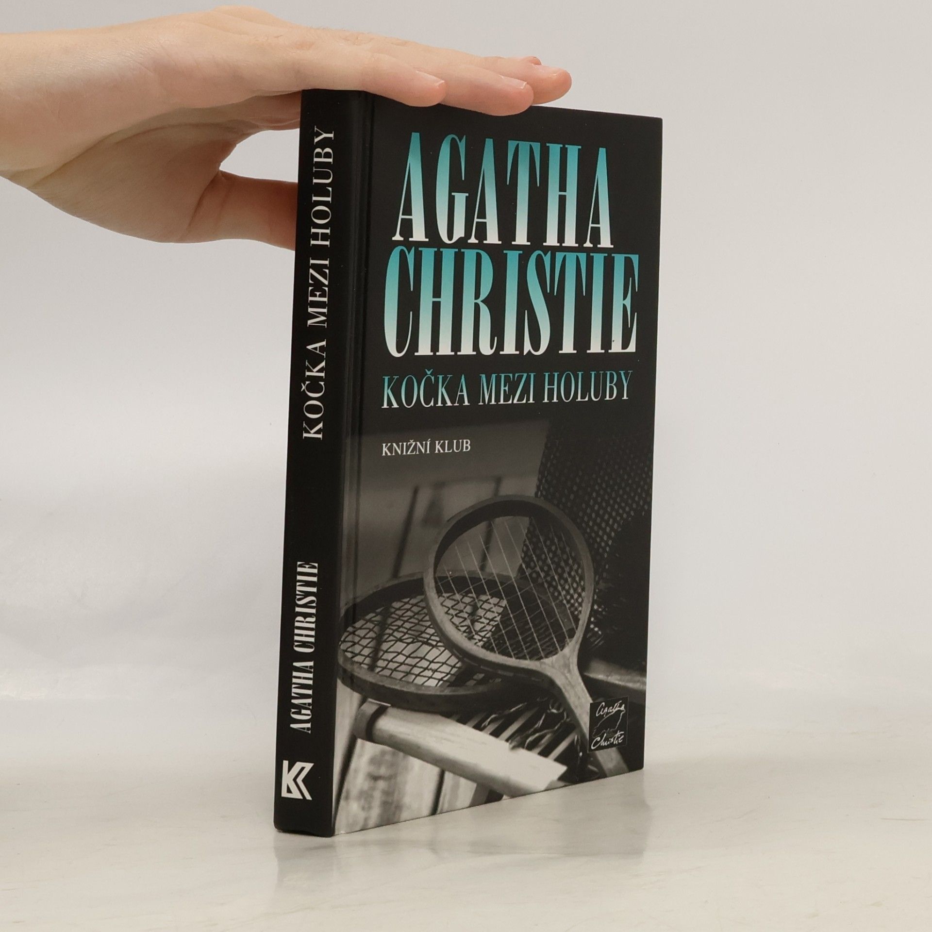 Agatha Christie Kočka mezi holuby
