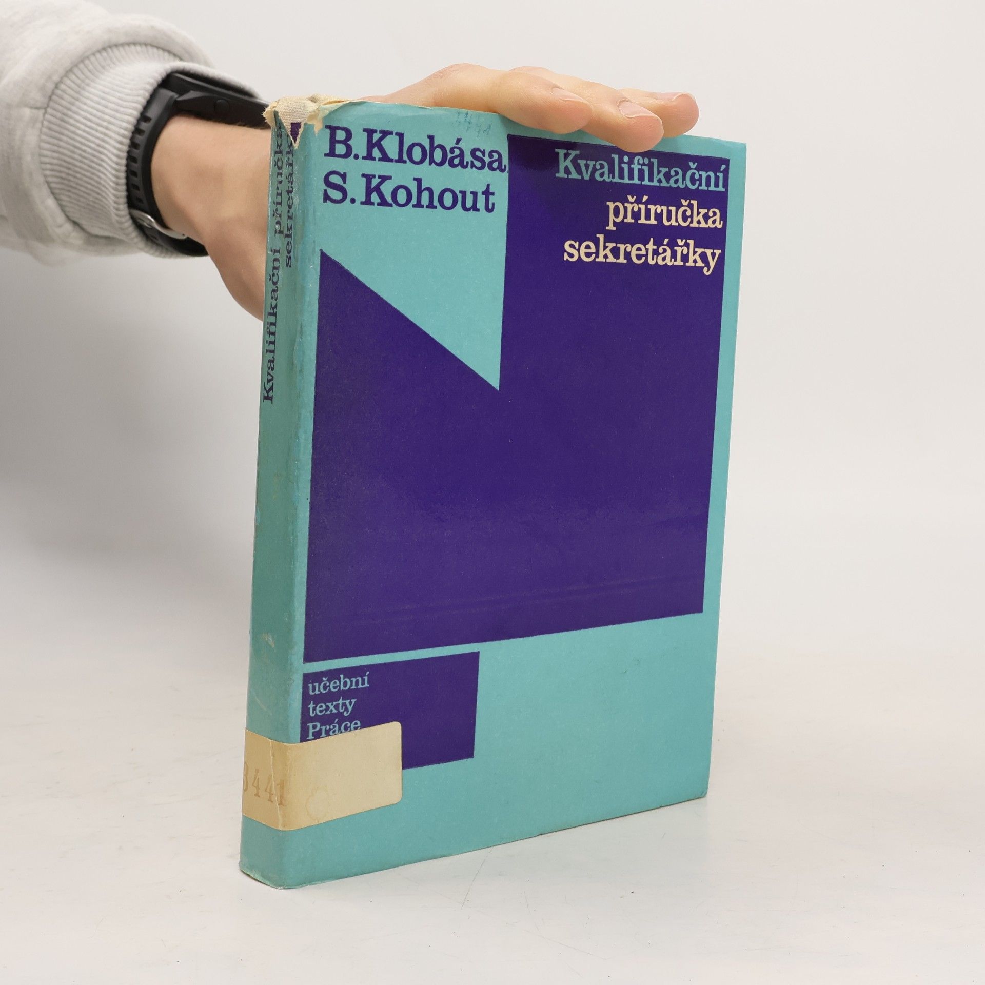 Various authors Kvalifikační příručka sekretářky