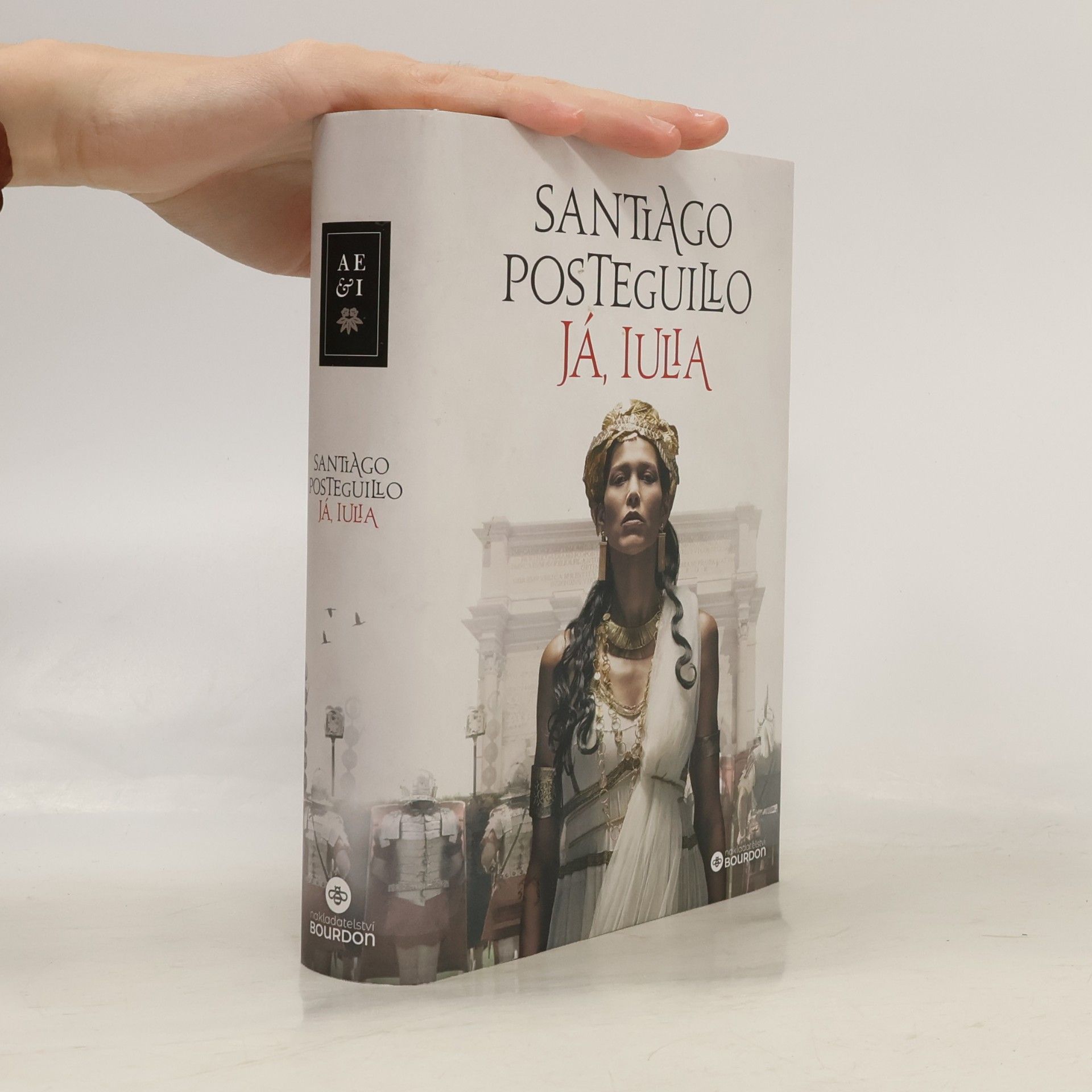 Santiago Posteguillo Já, Iulia
