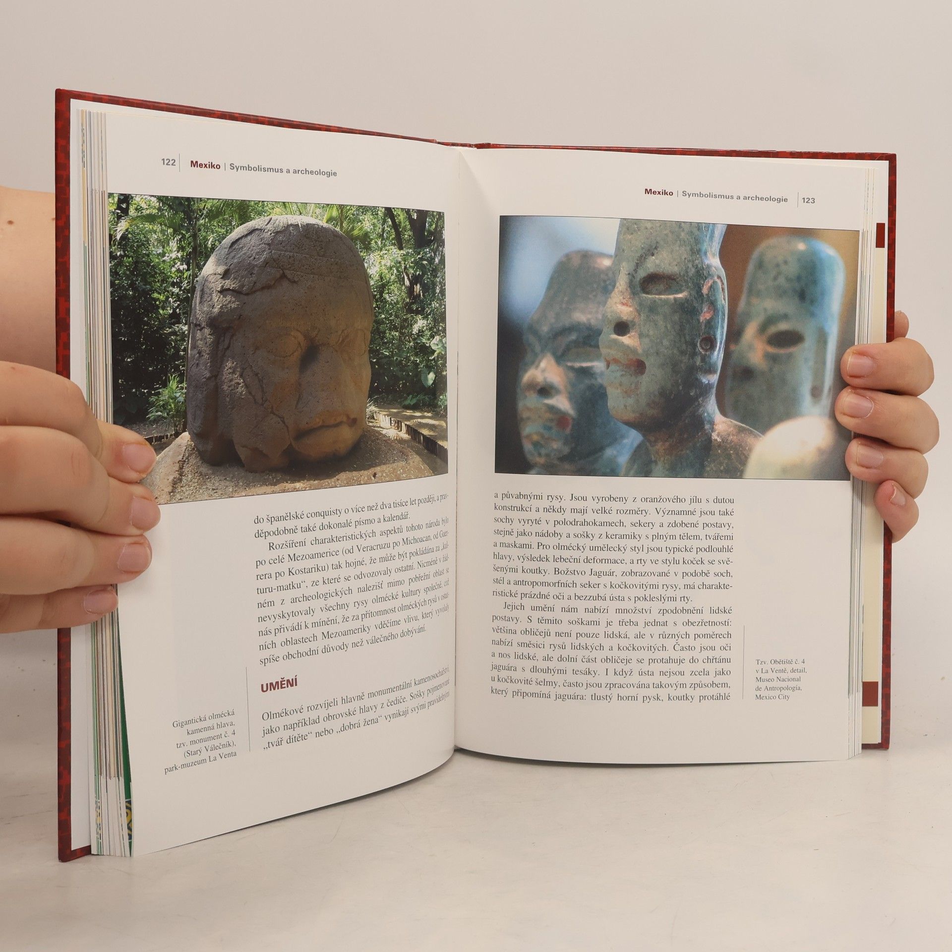 Autorenkollektiv Mexiko. Symbolismus a archeologie